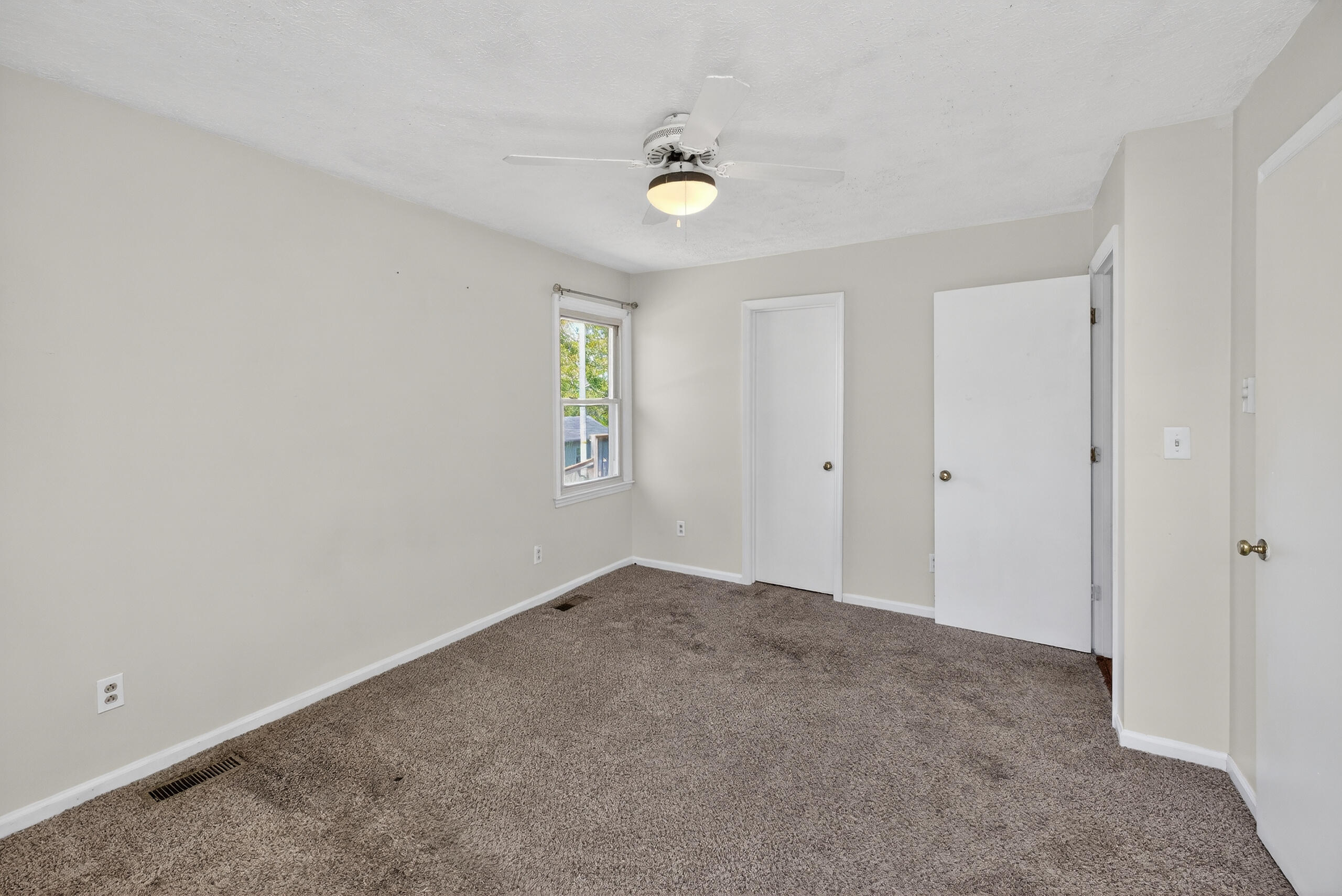 107 Cardinal Drive Property Photo 14