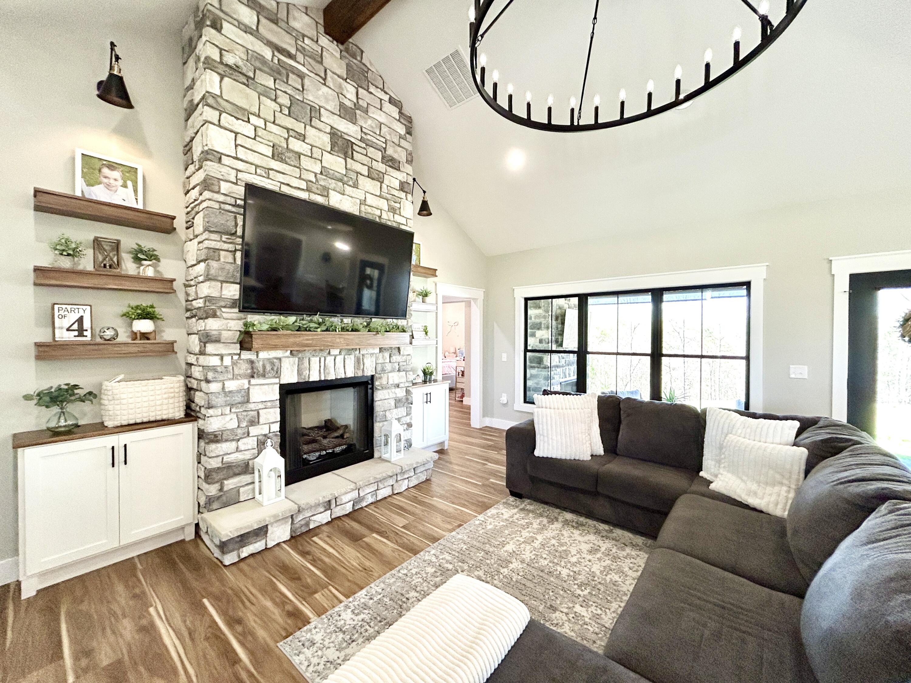 808 Goldenberg Lane Property Photo 33