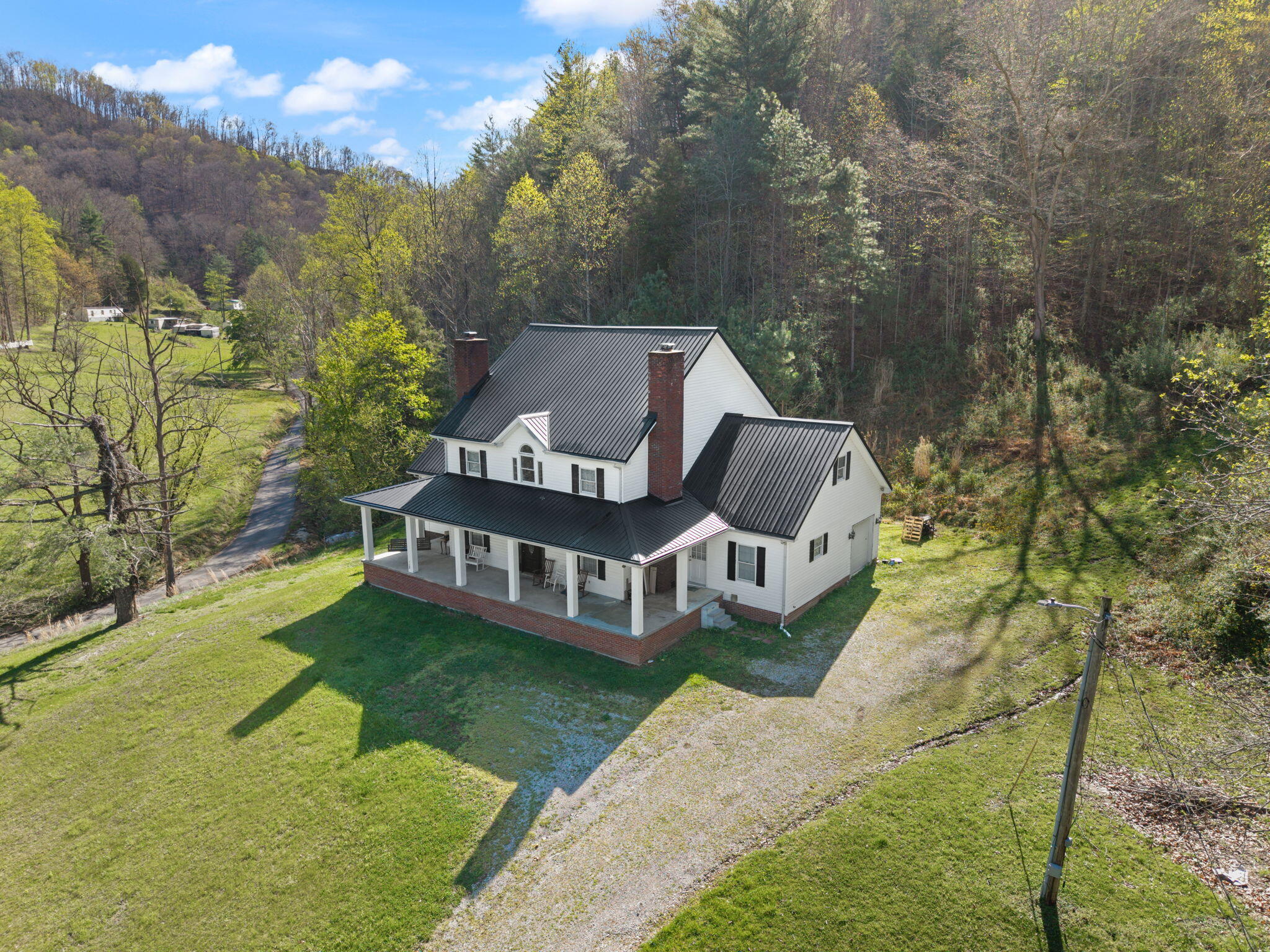 2431 Mare Creek Road Property Photo 4
