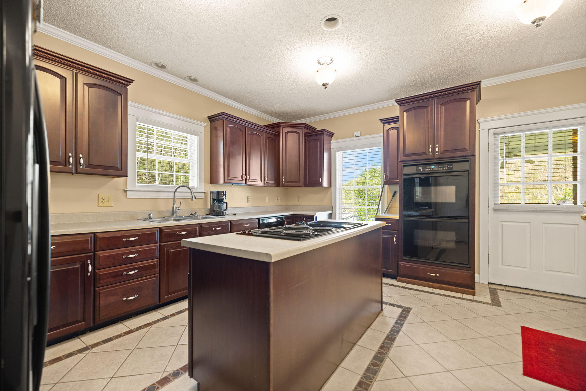 2431 Mare Creek Road Property Photo 9