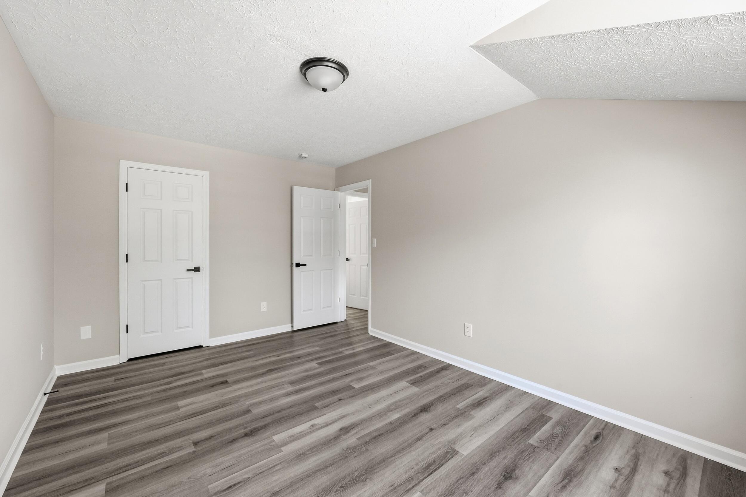 417 Newbury Way Property Photo 14