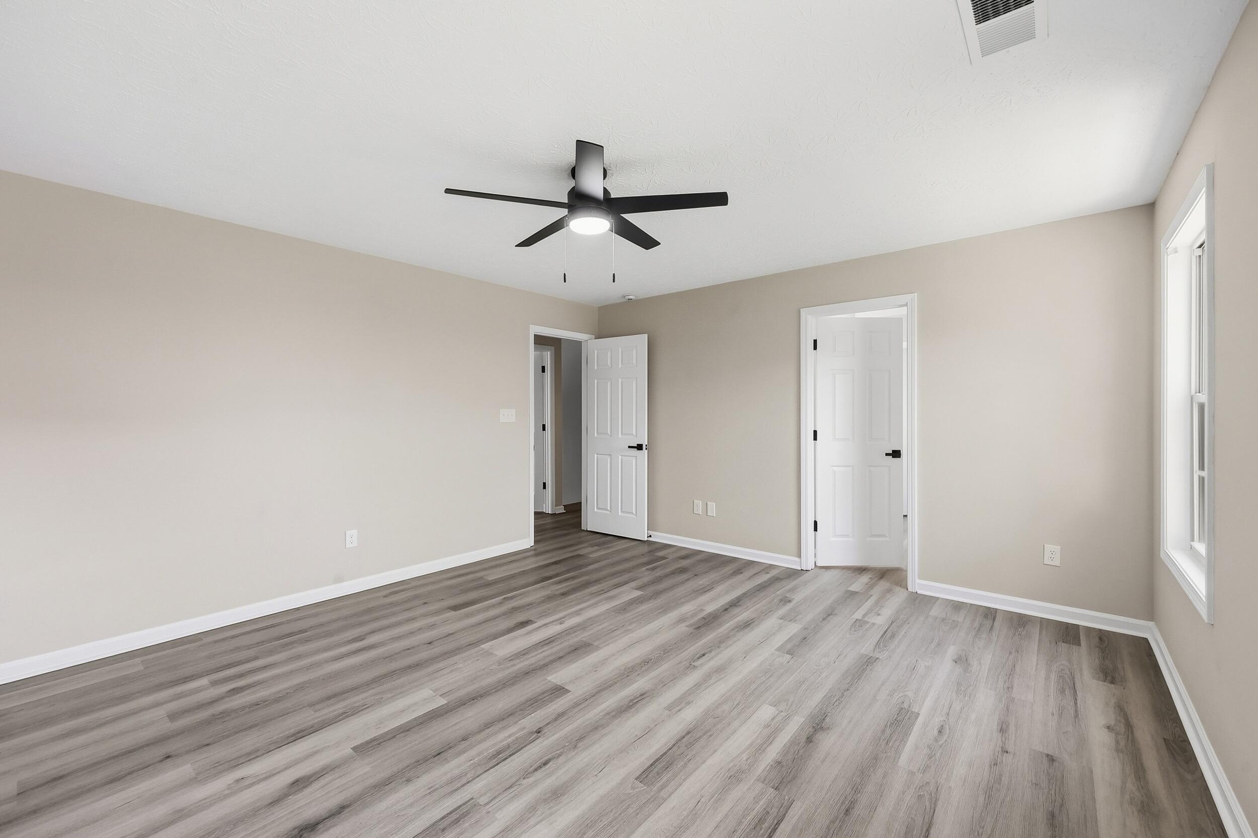417 Newbury Way Property Photo 17