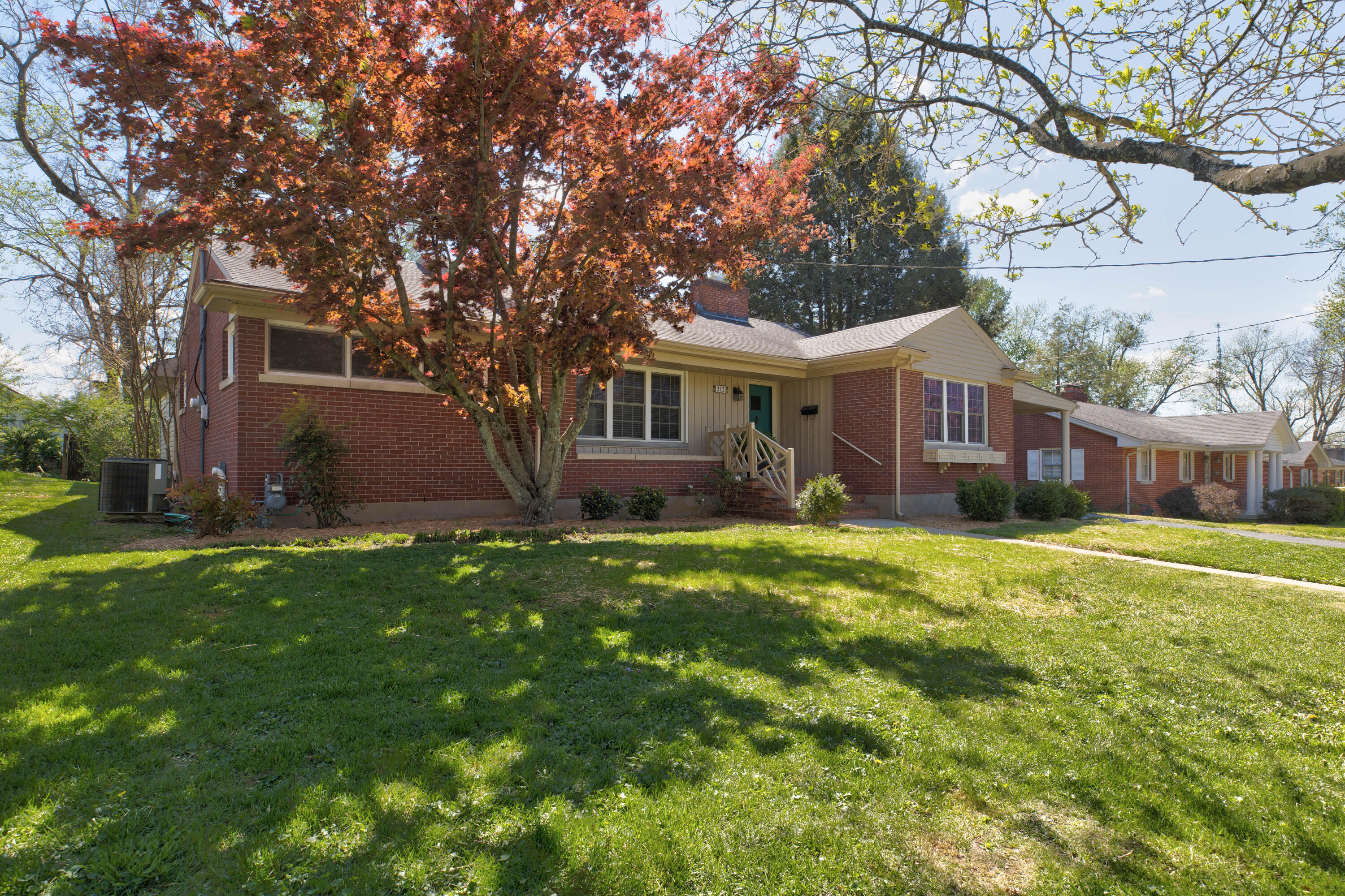 212 Sterling Avenue Property Photo 3