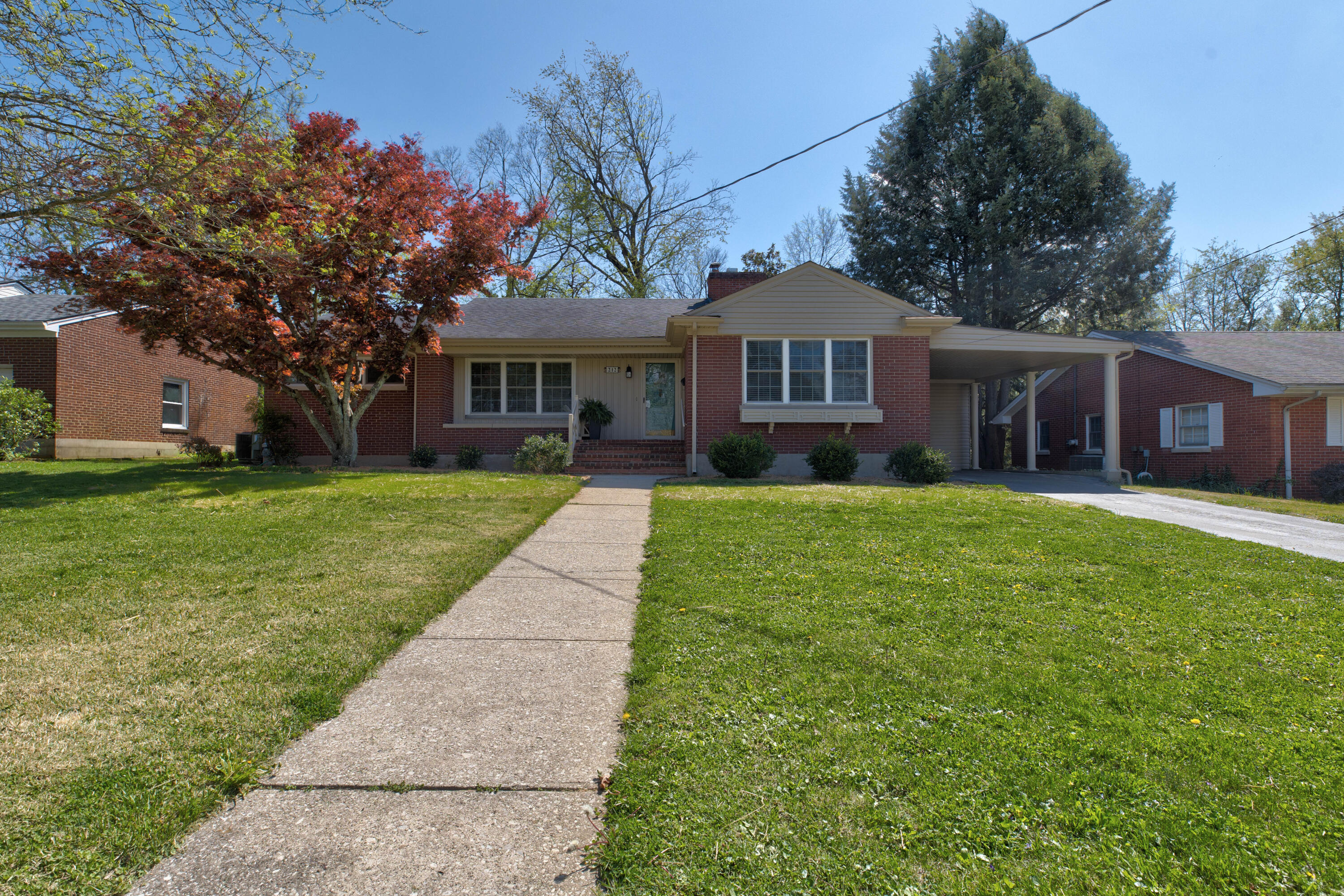 212 Sterling Avenue Property Photo 4