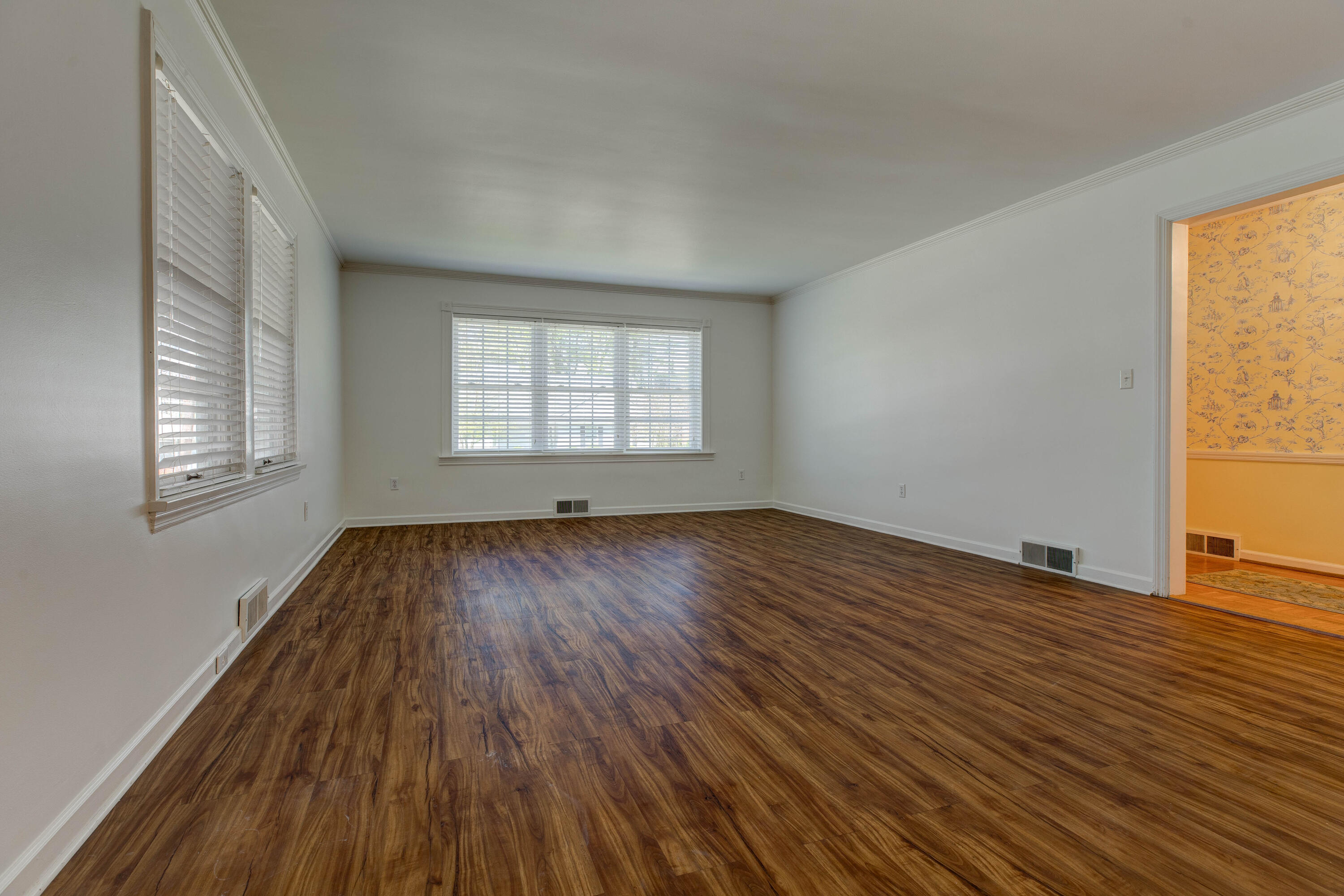 212 Sterling Avenue Property Photo 9