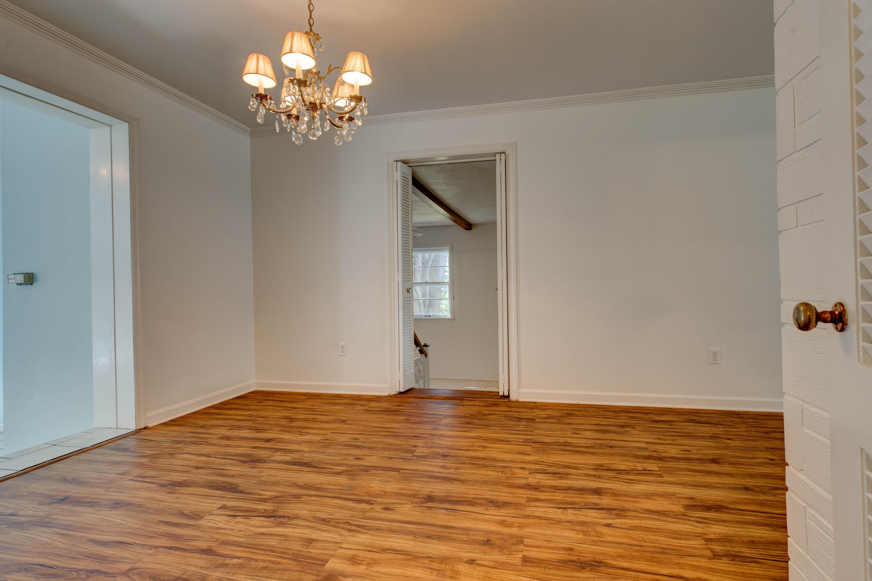 212 Sterling Avenue Property Photo 11