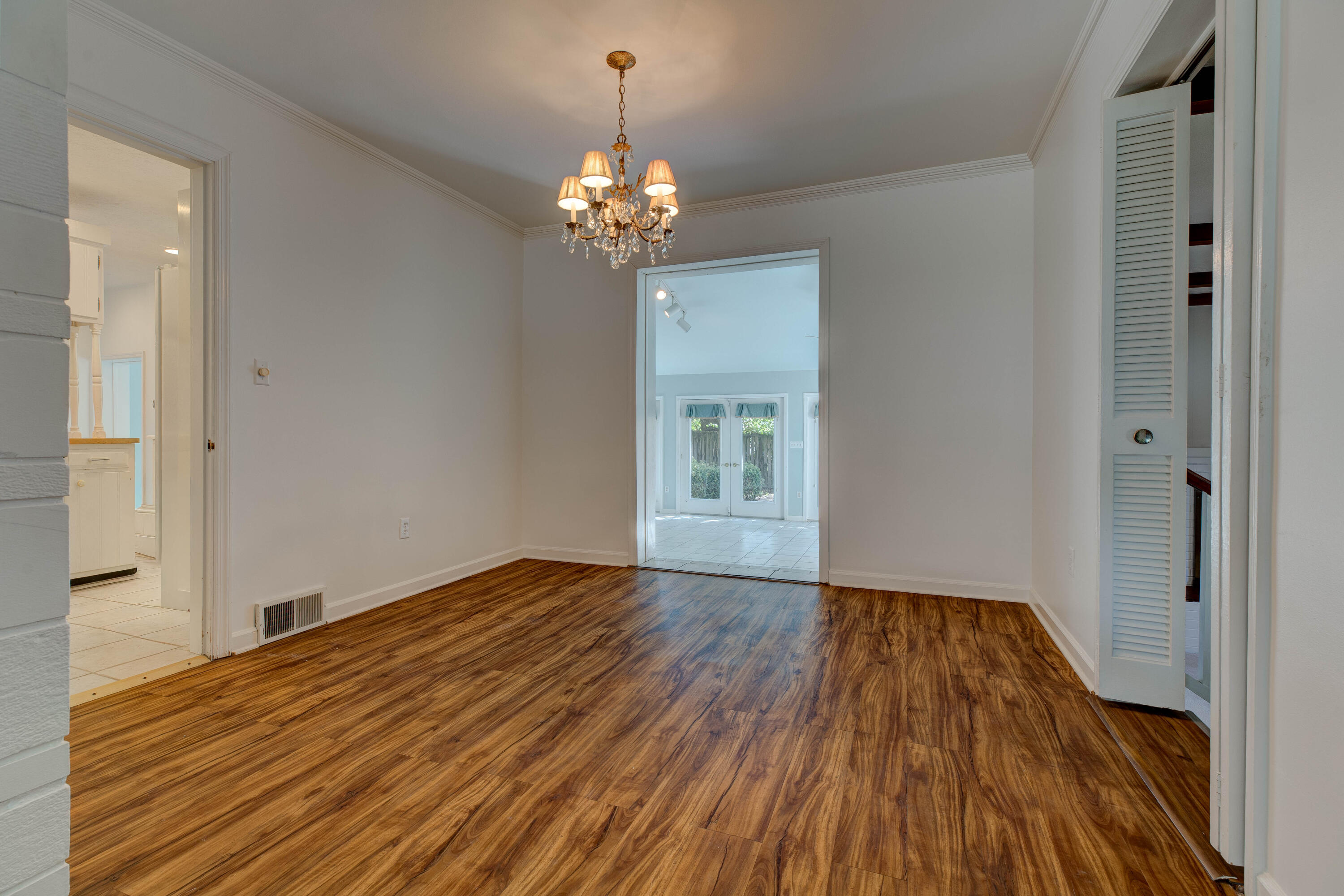 212 Sterling Avenue Property Photo 12