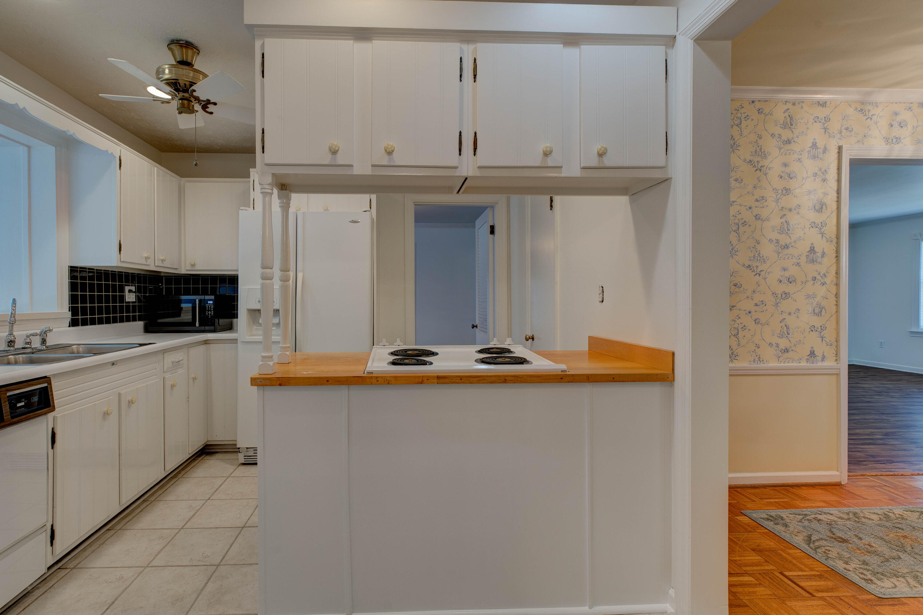 212 Sterling Avenue Property Photo 14