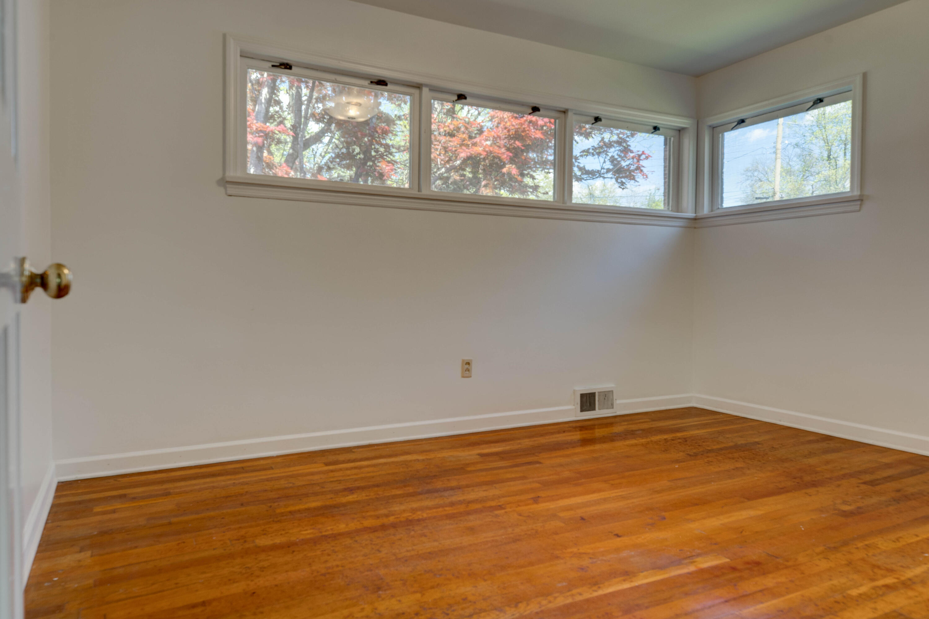 212 Sterling Avenue Property Photo 22