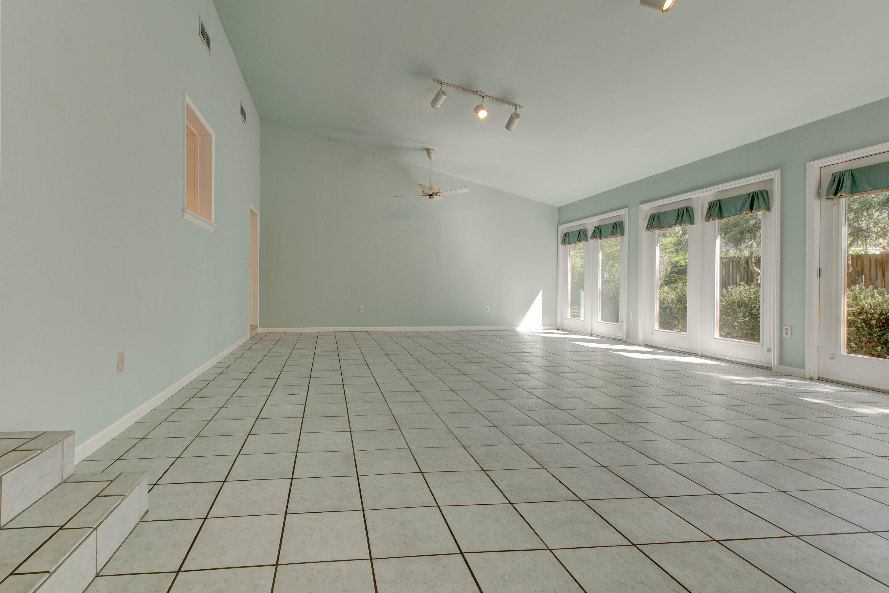 212 Sterling Avenue Property Photo 27