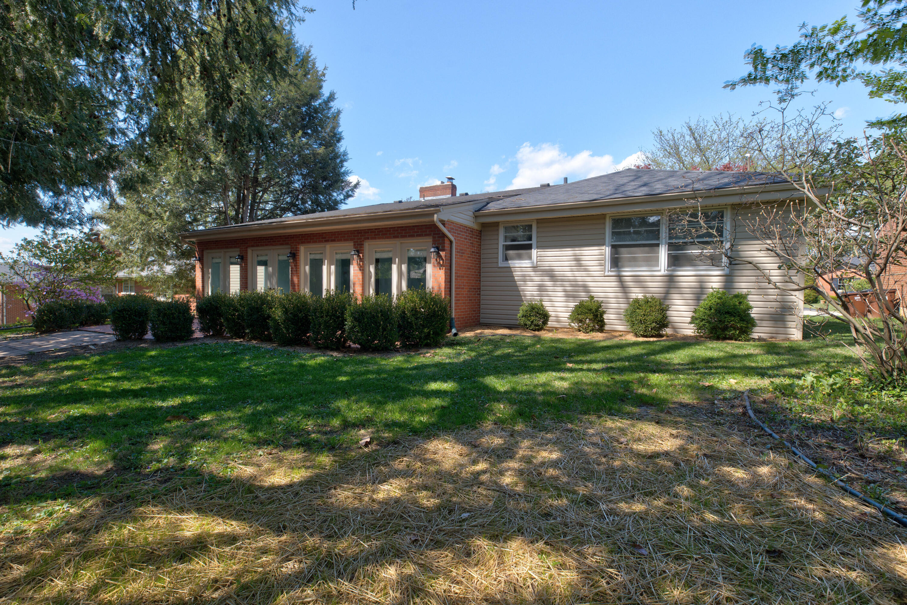 212 Sterling Avenue Property Photo 34
