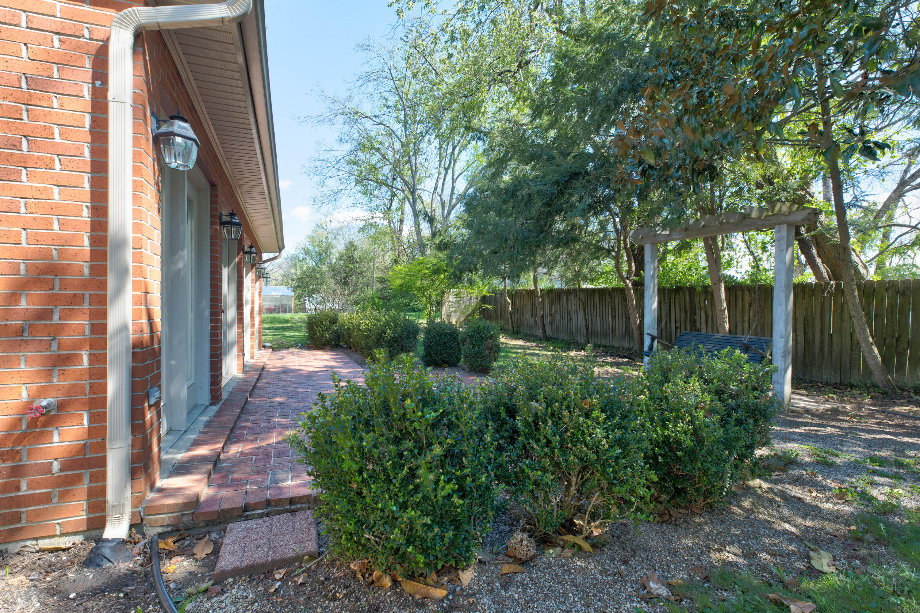 212 Sterling Avenue Property Photo 35