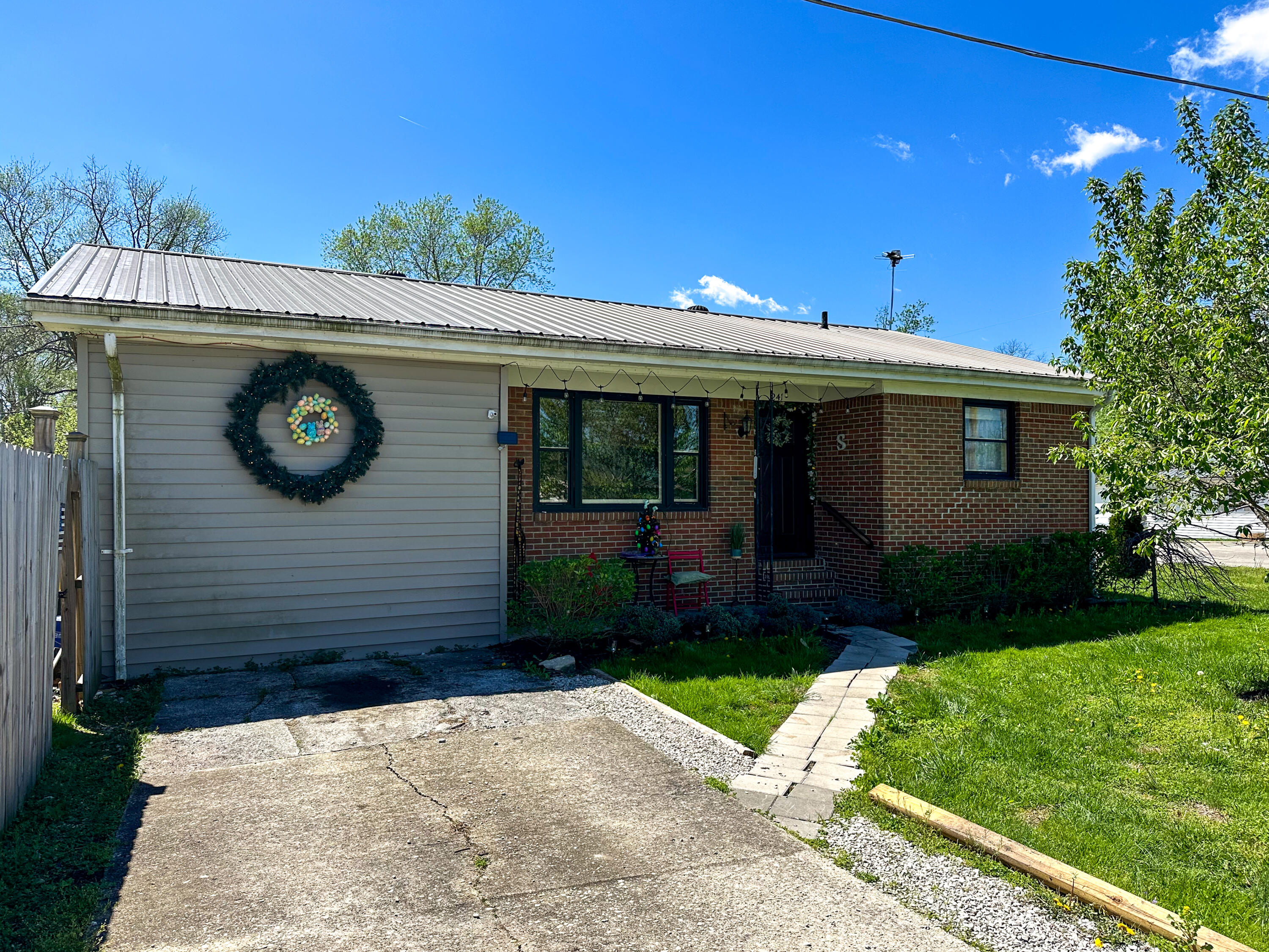241 8th Avenue Property Photo 2