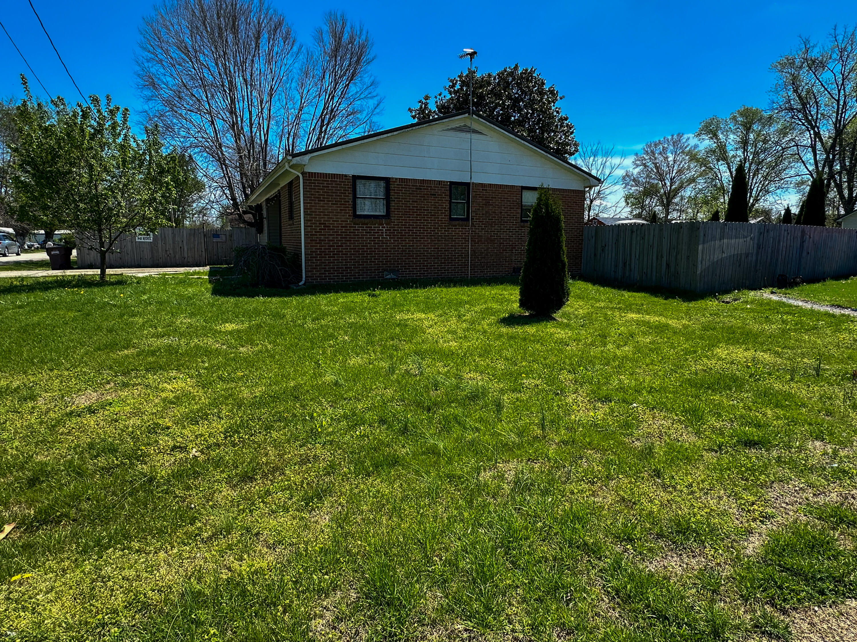 241 8th Avenue Property Photo 3
