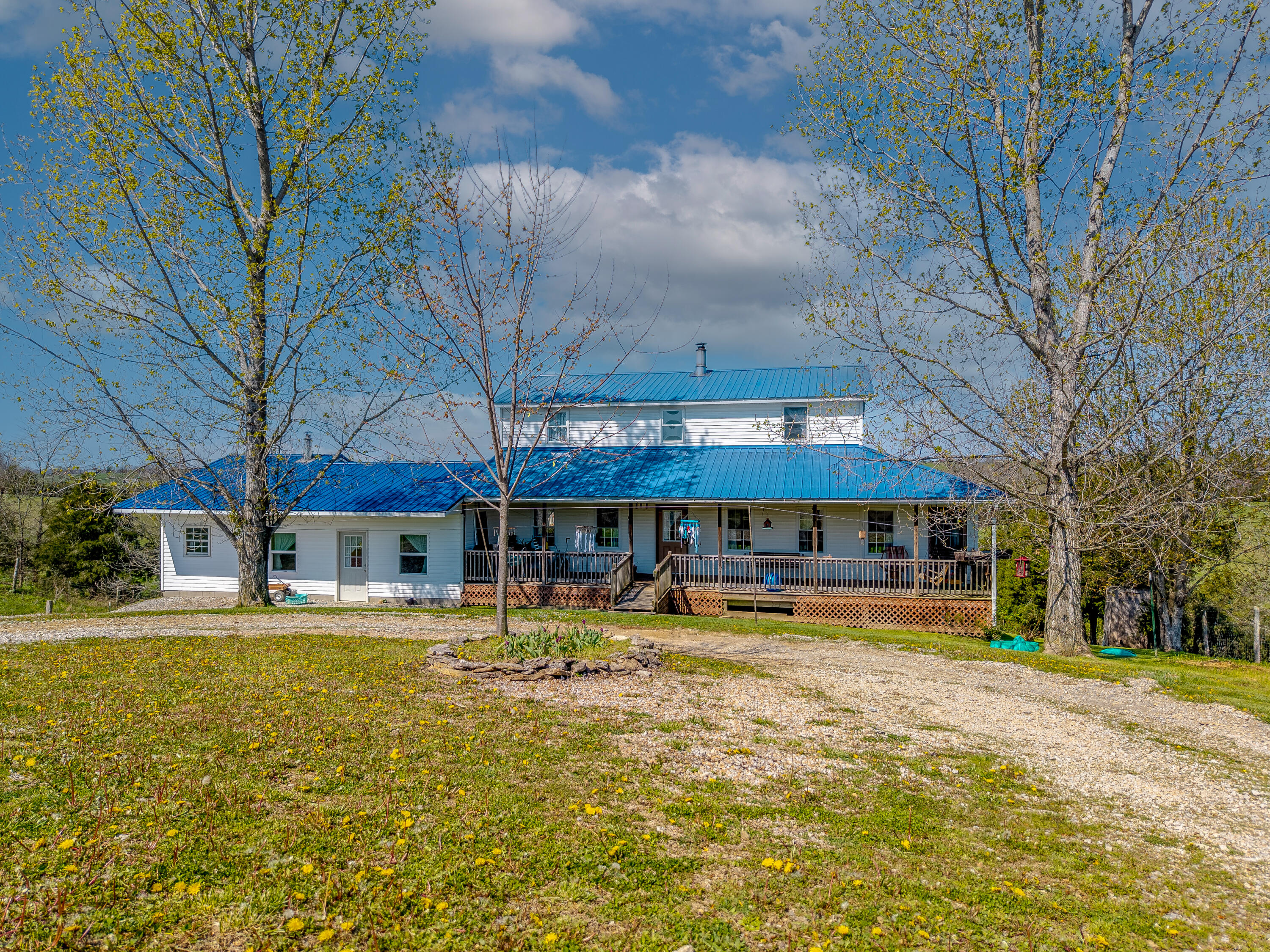608 Saunders Lane