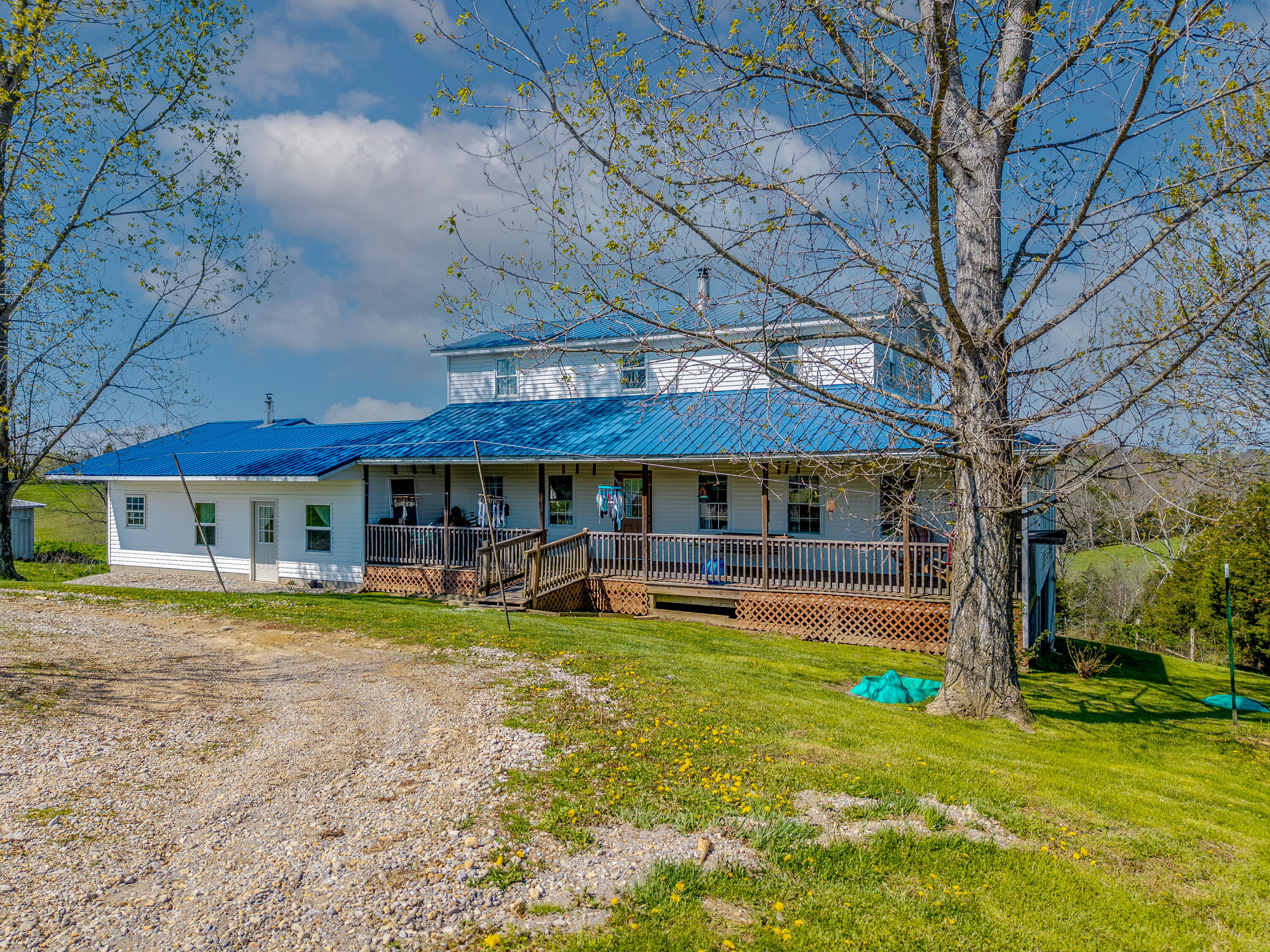 608 Saunders Lane Property Photo 4