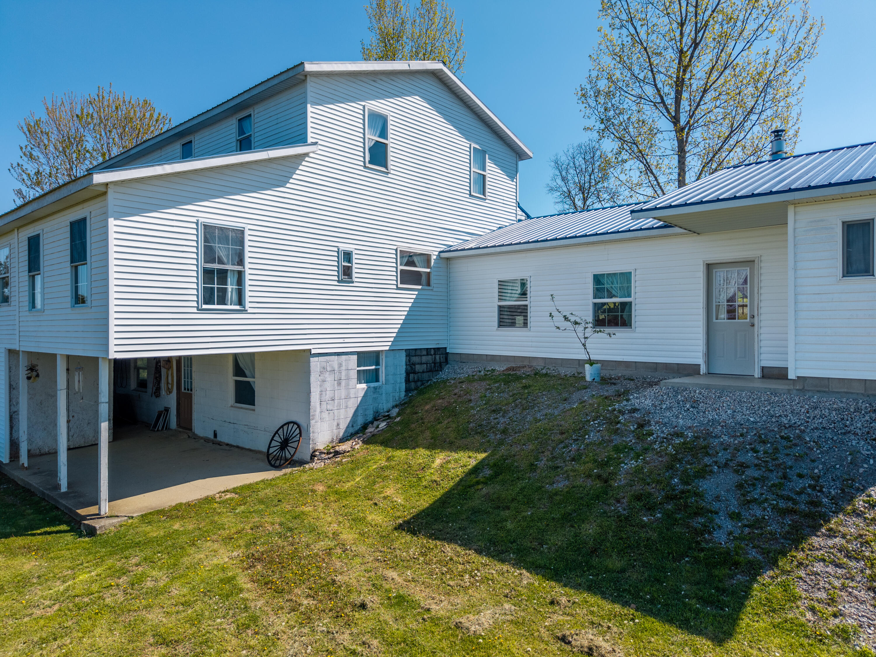 608 Saunders Lane Property Photo 10
