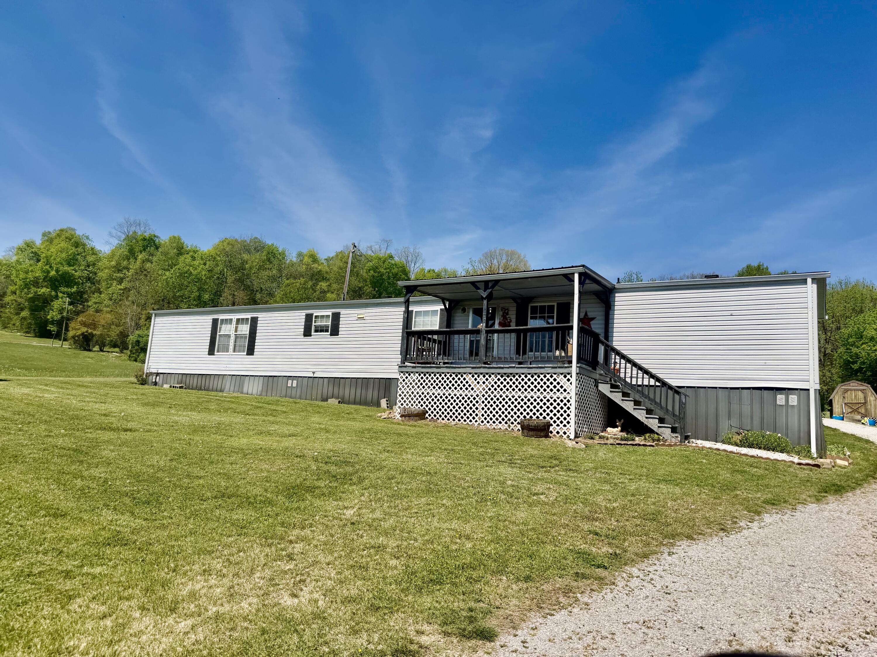 565 Bell Lane Property Photo 3