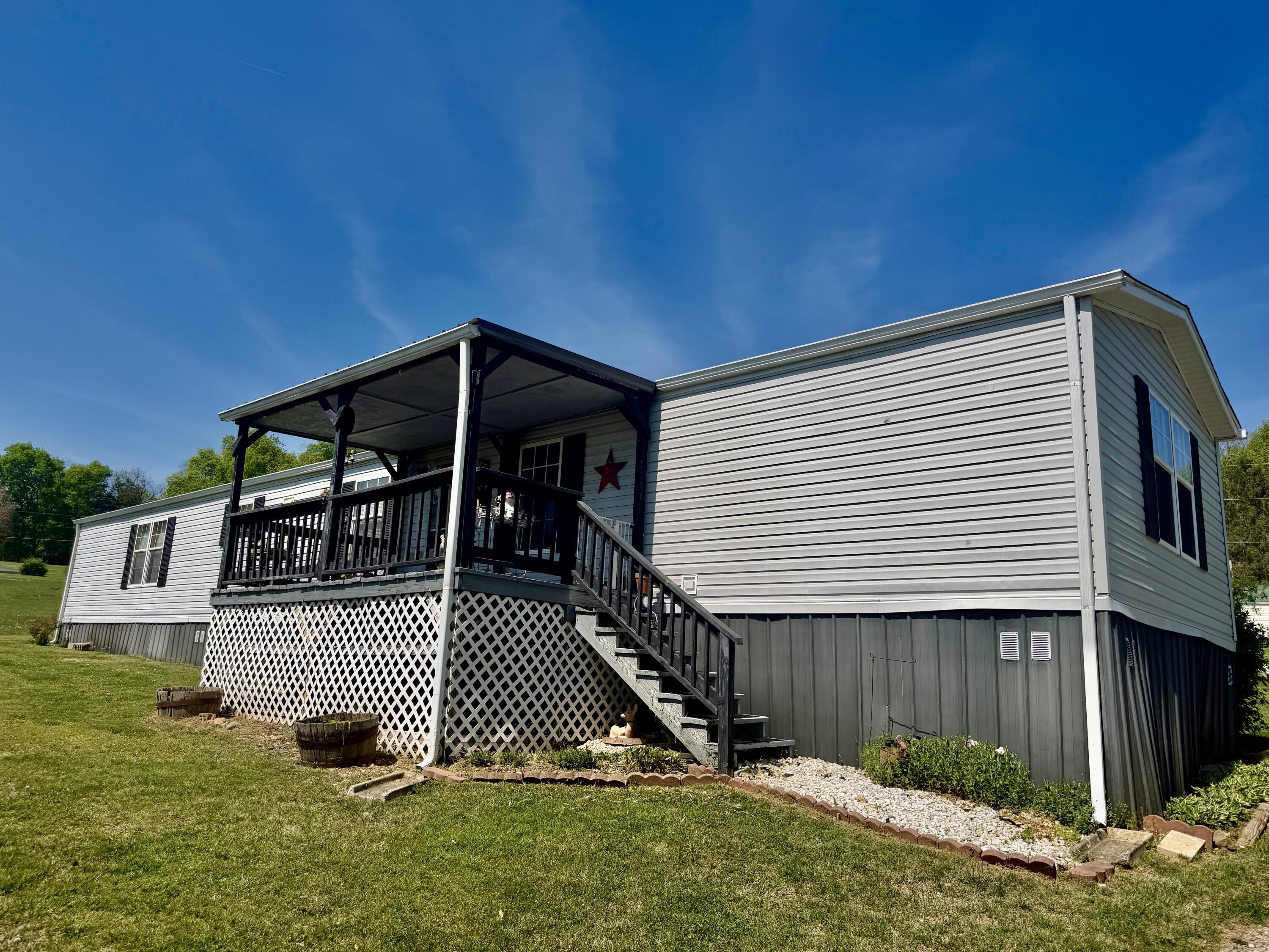 565 Bell Lane Property Photo 4