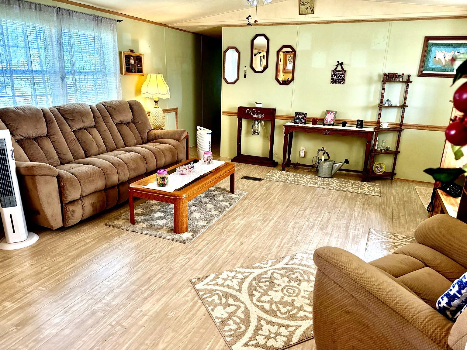565 Bell Lane Property Photo 6