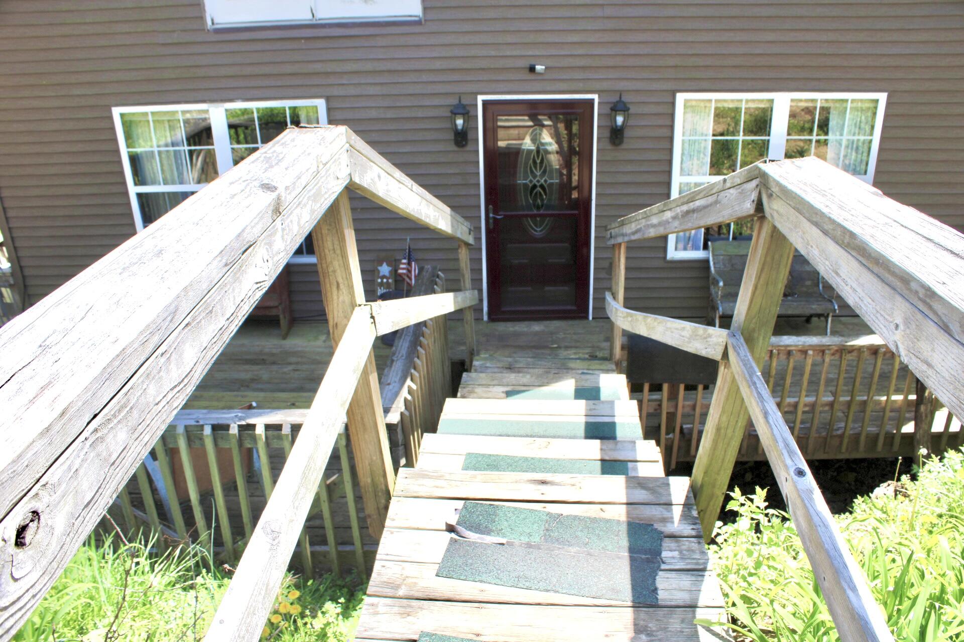 682 Garrad Road Property Photo 1
