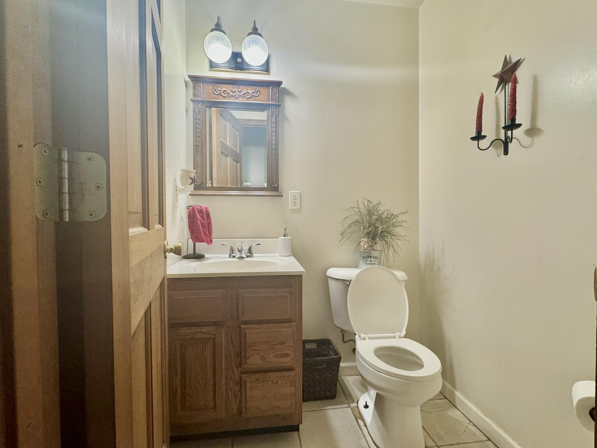 682 Garrad Road Property Photo 8