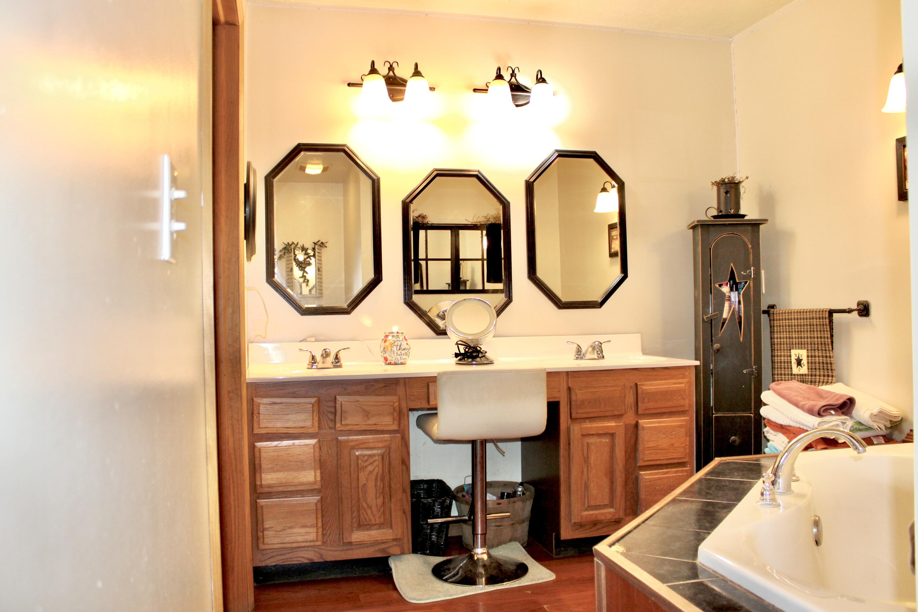682 Garrad Road Property Photo 11