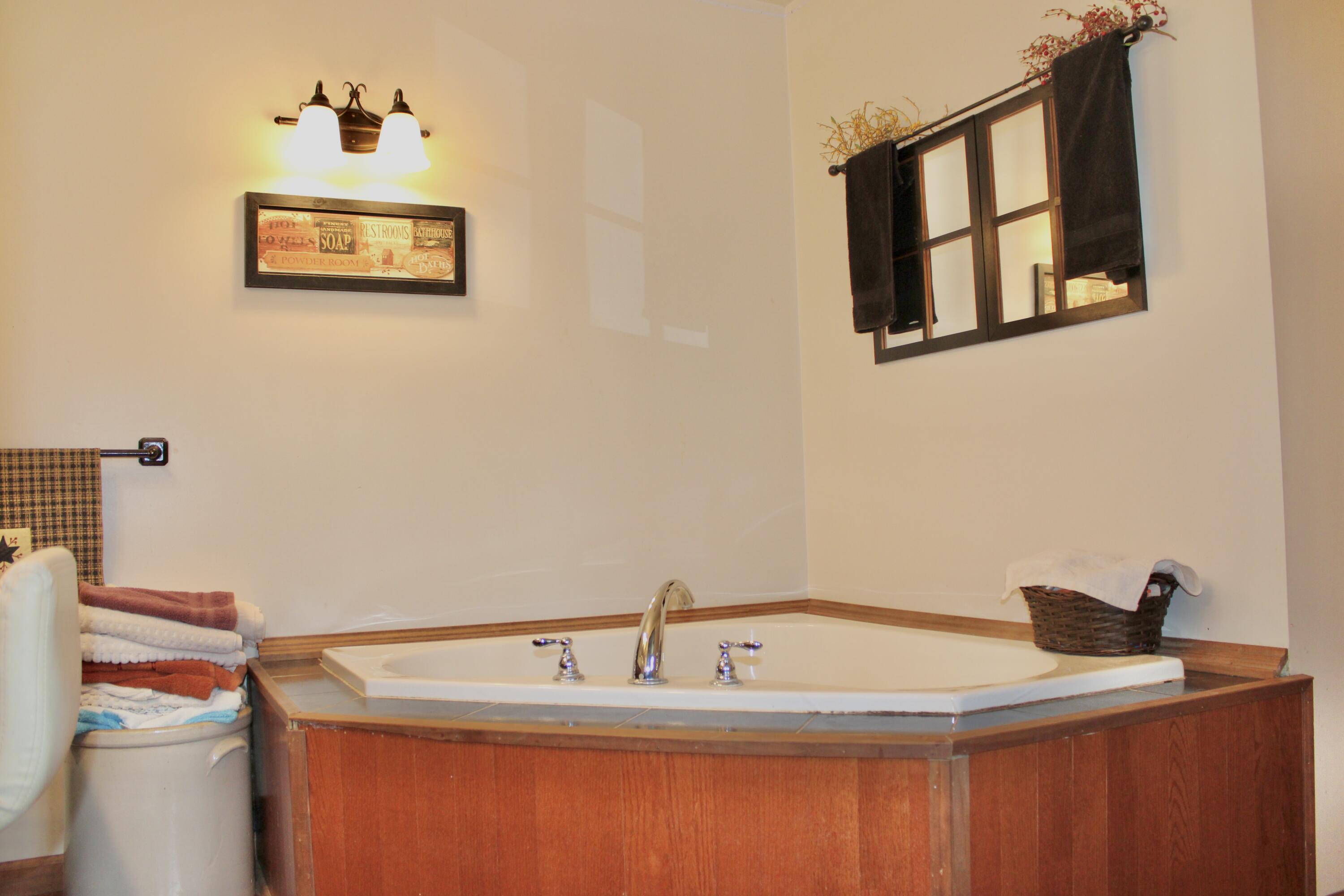 682 Garrad Road Property Photo 12