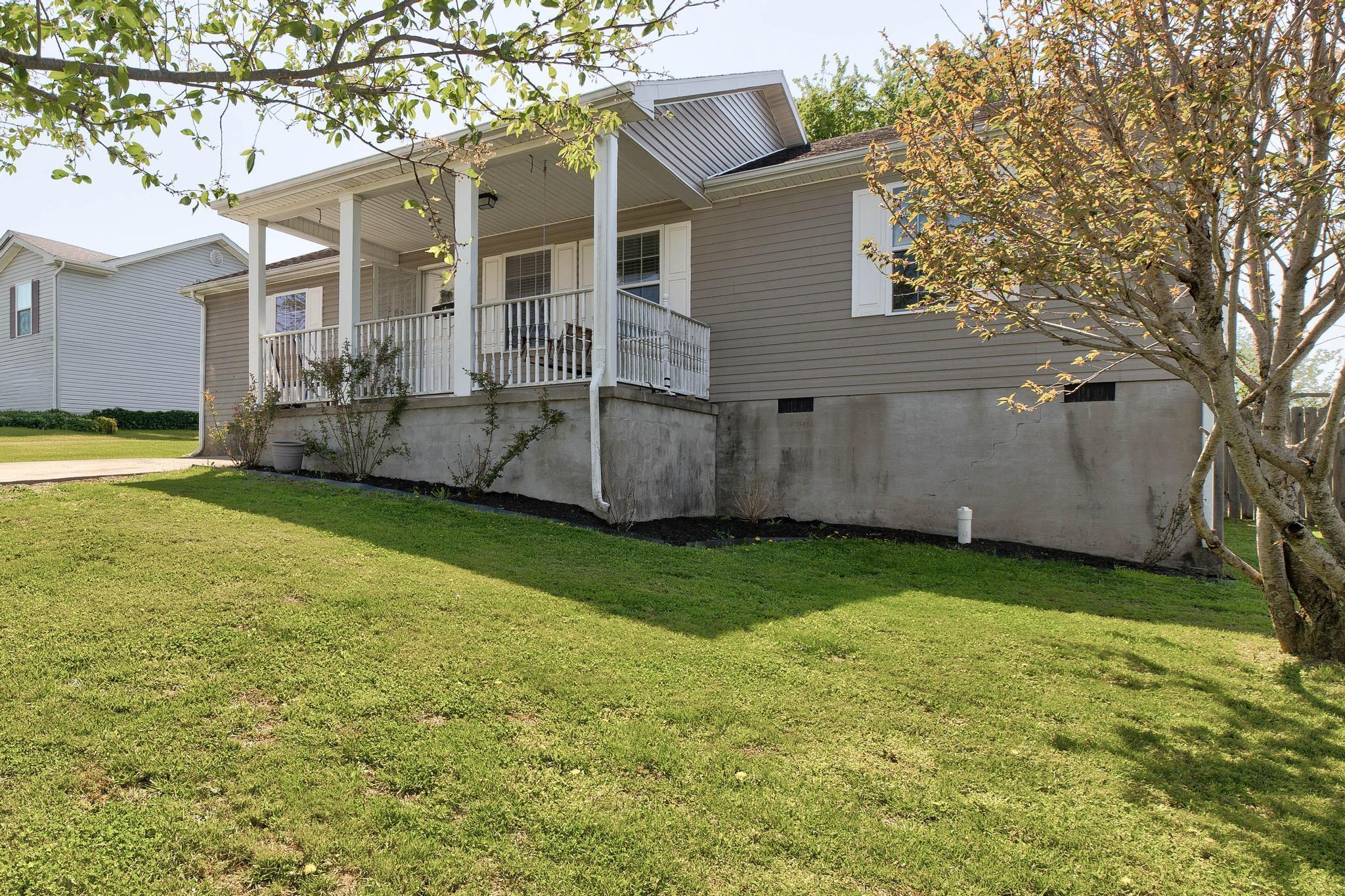 861 Thorn Trace Drive Property Photo 3
