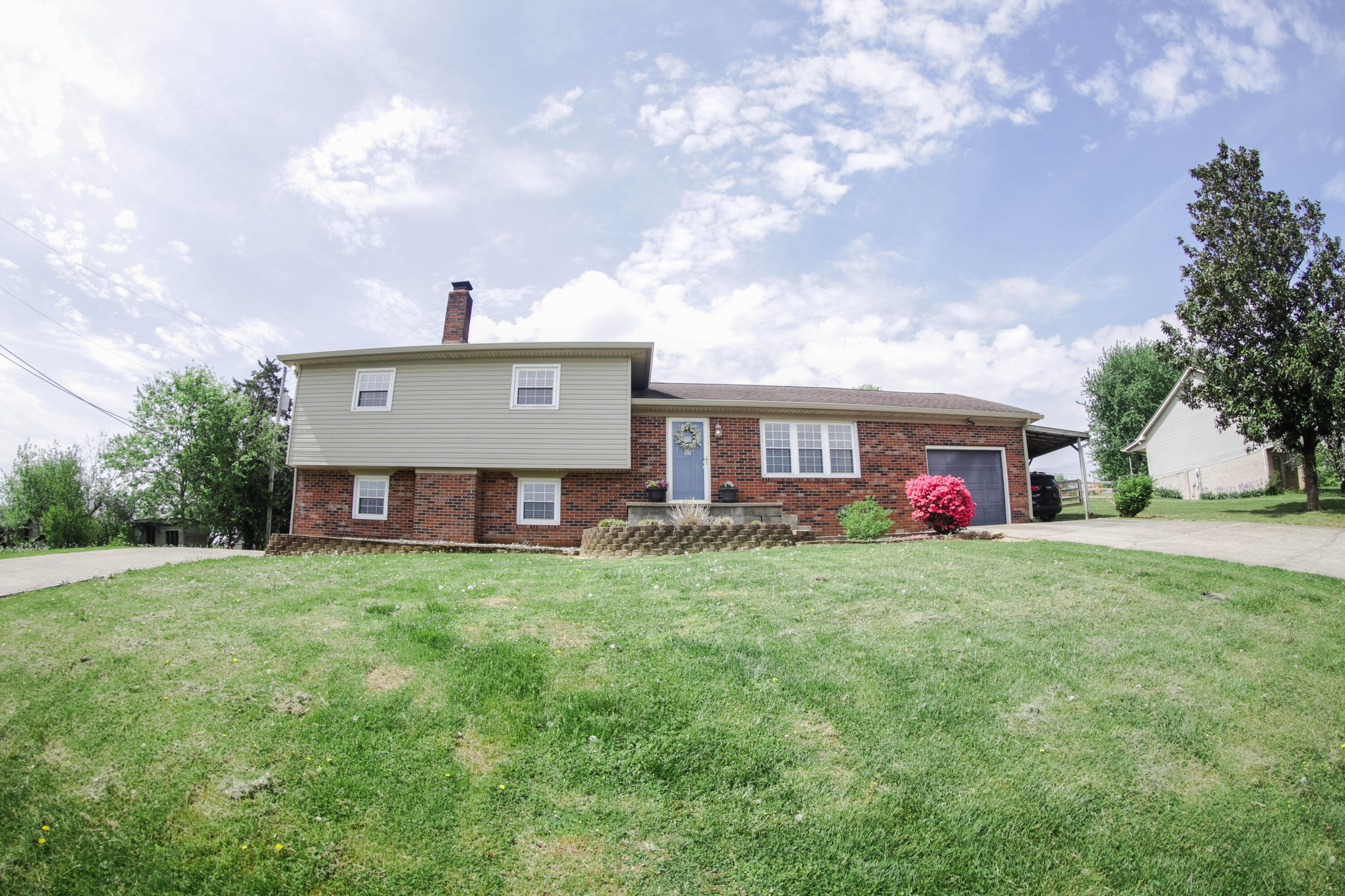 109 Rolling Hills Drive Property Photo 2
