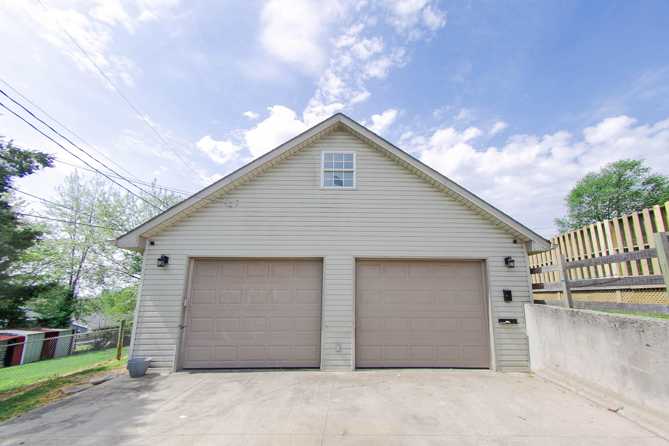 109 Rolling Hills Drive Property Photo 12