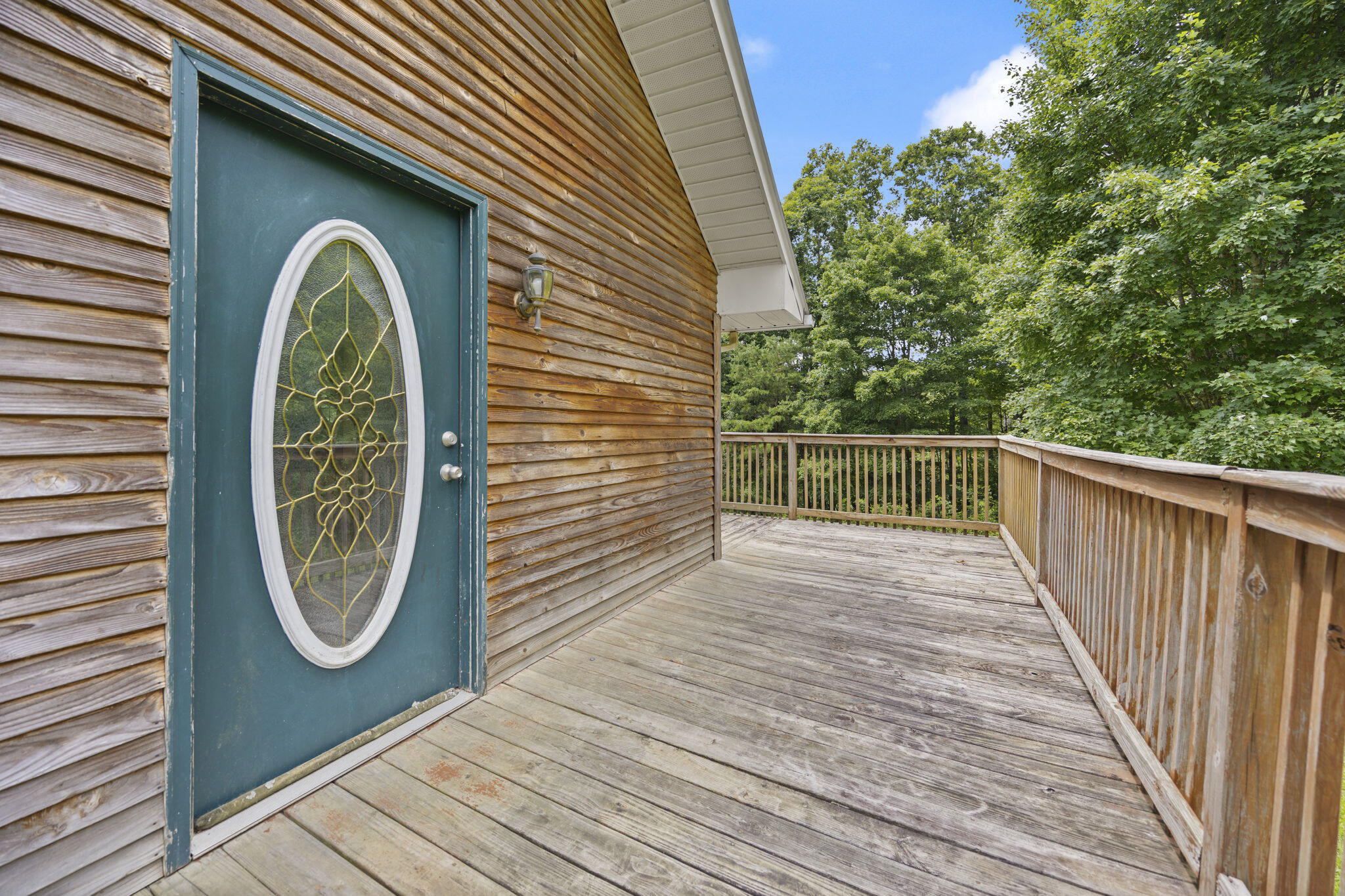 576 Laxton Road Property Photo 6
