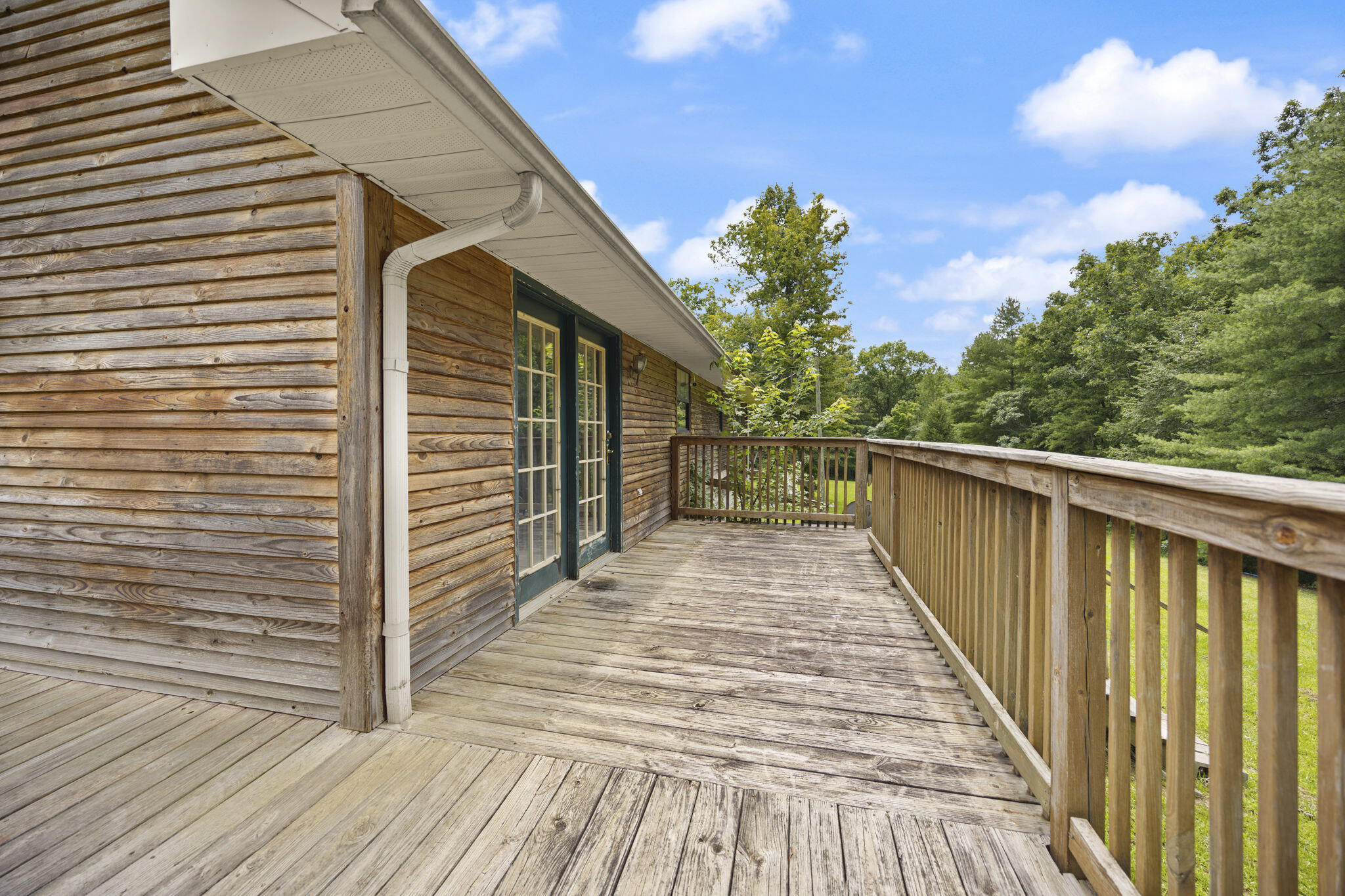 576 Laxton Road Property Photo 7