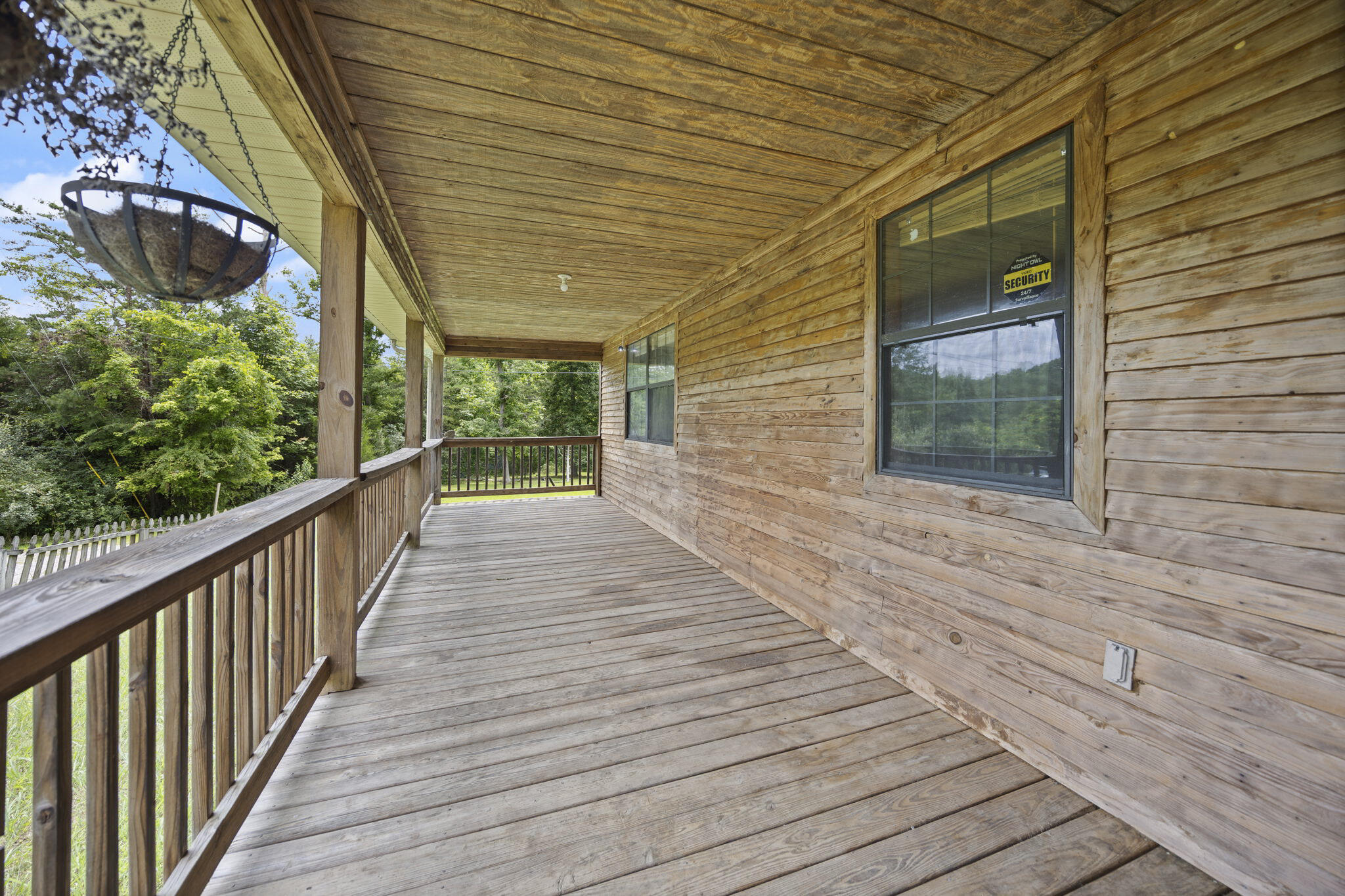 576 Laxton Road Property Photo 9