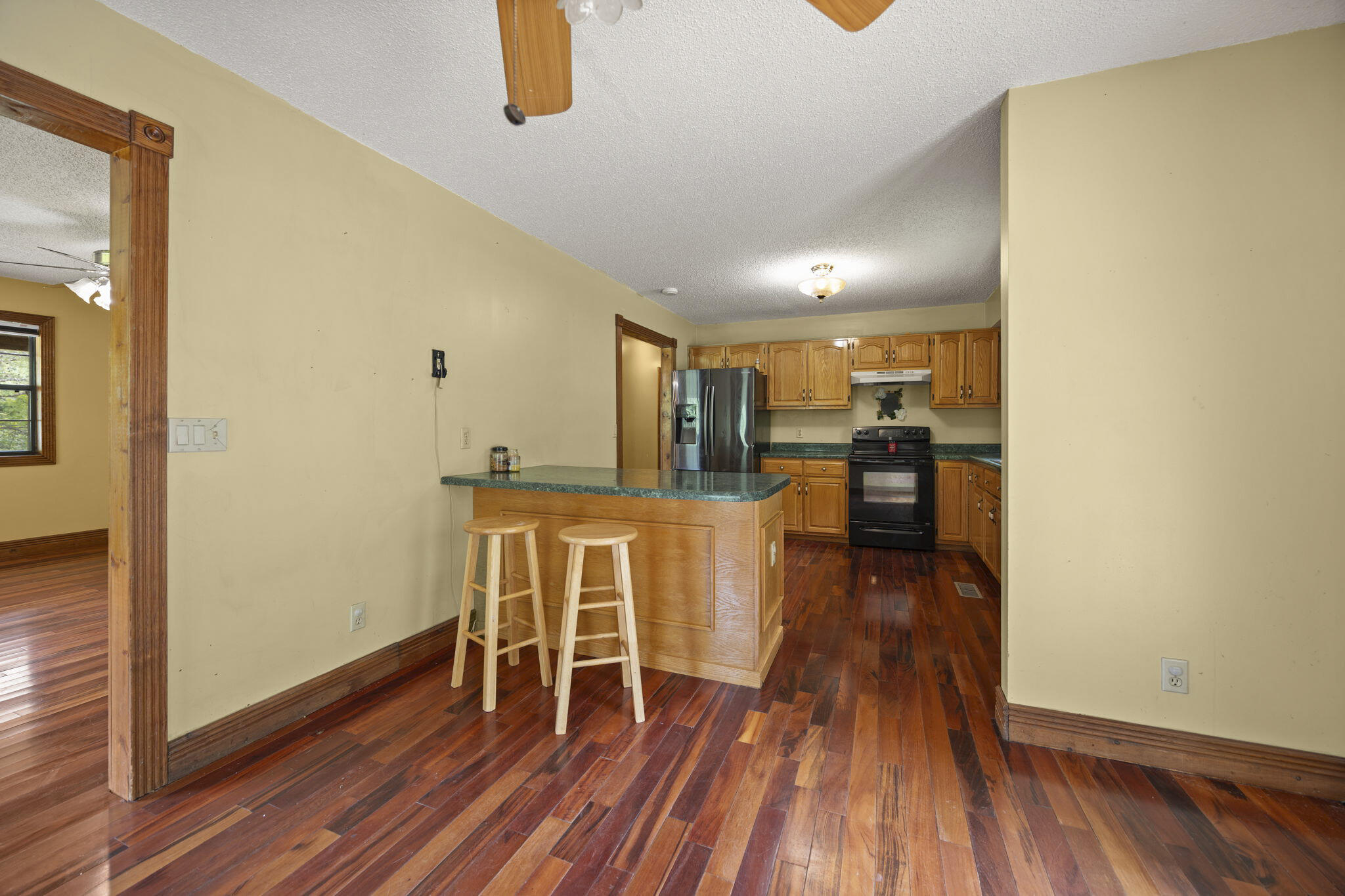576 Laxton Road Property Photo 17