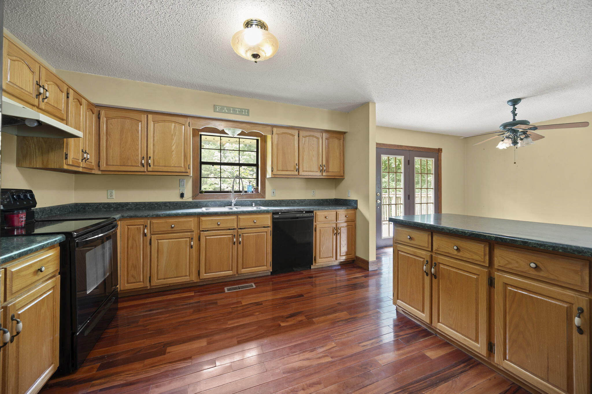 576 Laxton Road Property Photo 19
