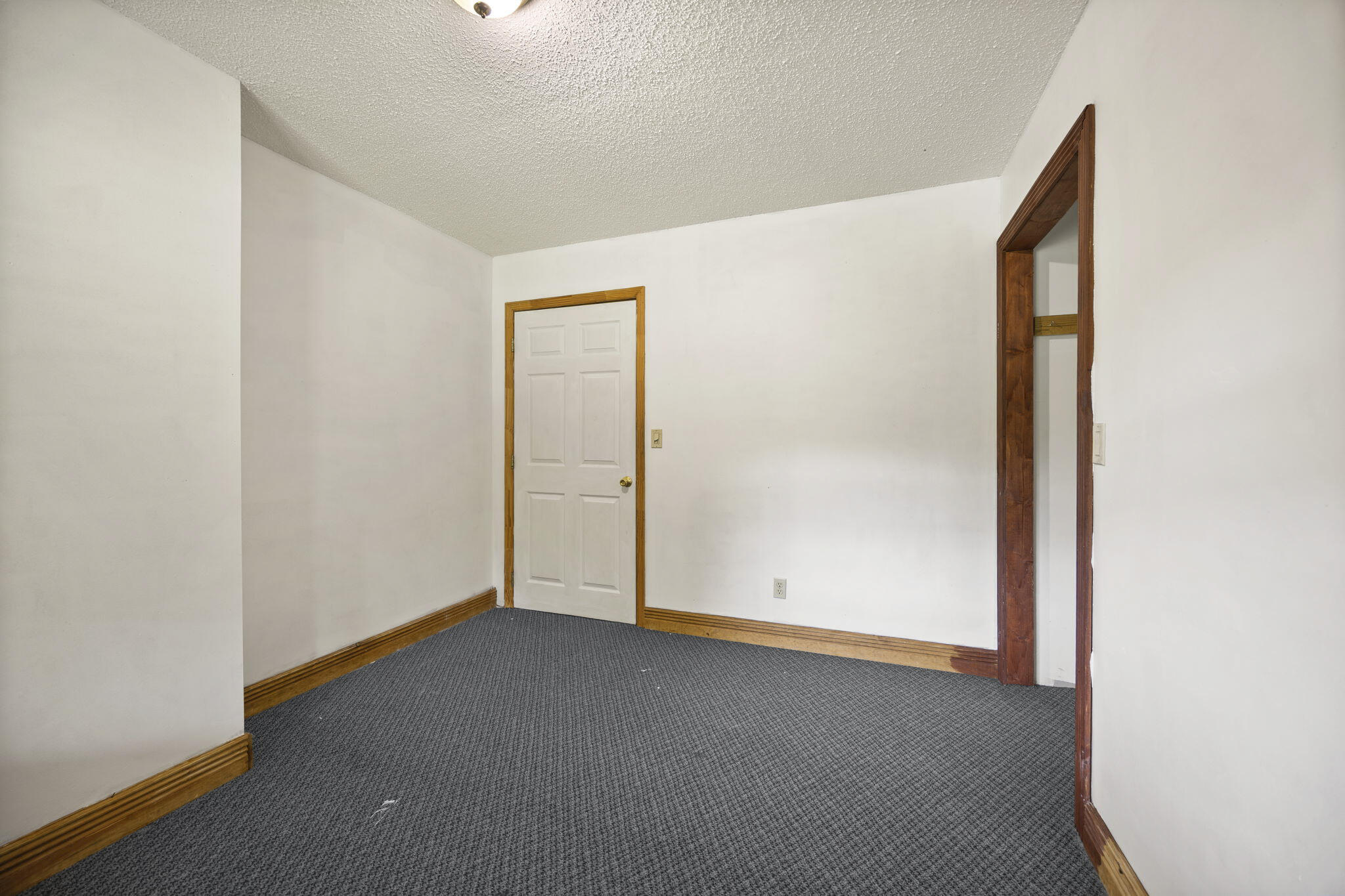 576 Laxton Road Property Photo 24