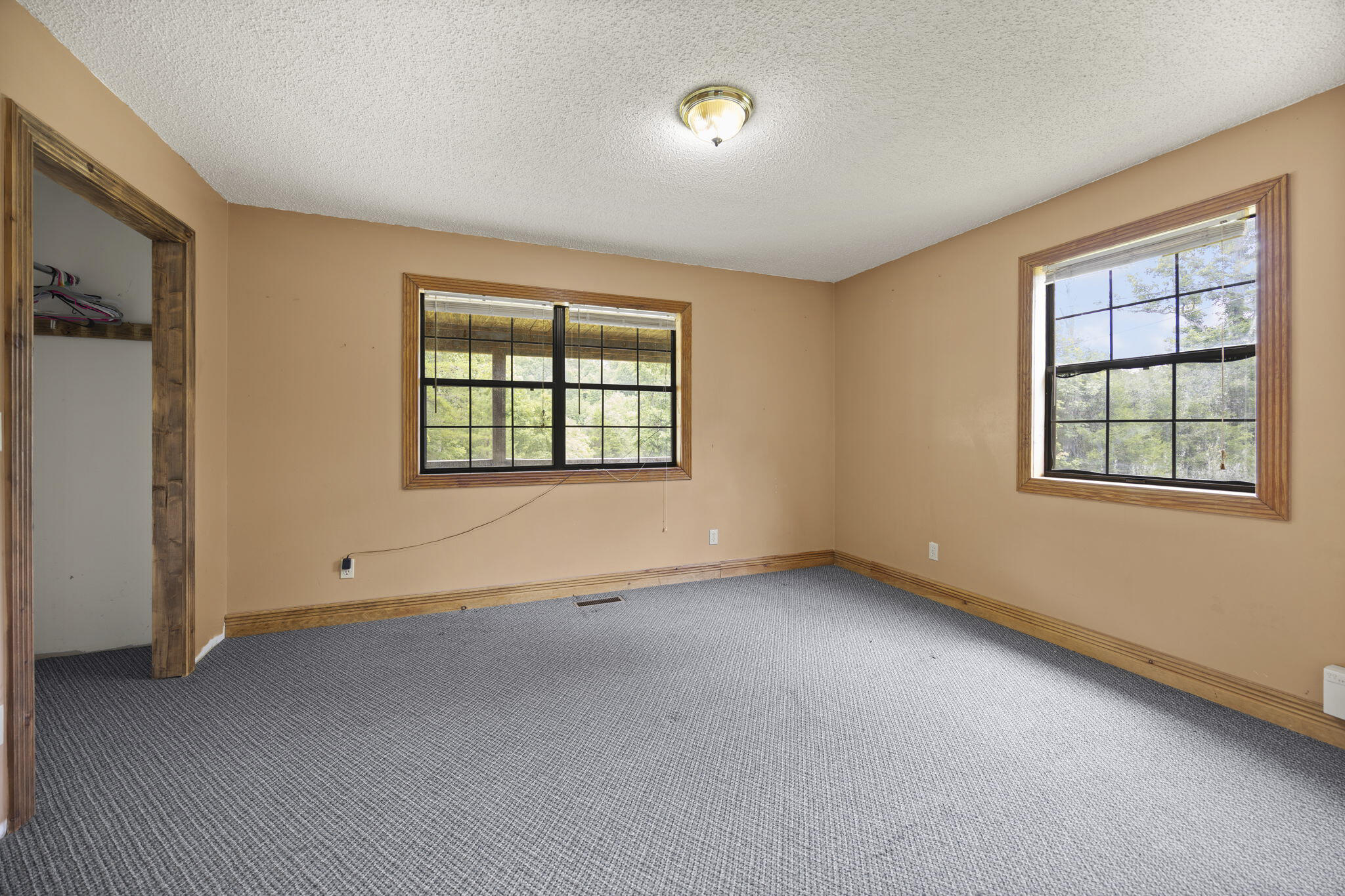 576 Laxton Road Property Photo 26