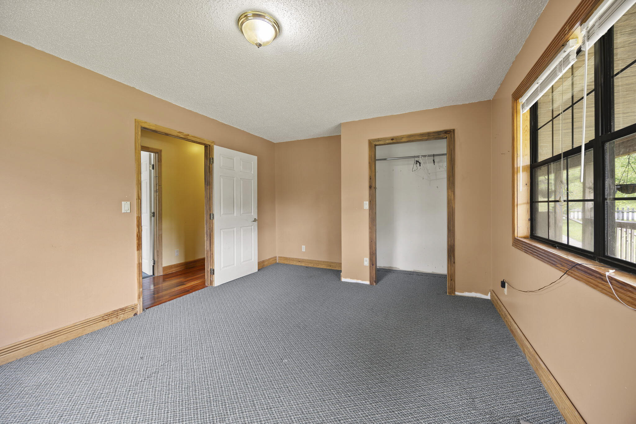576 Laxton Road Property Photo 28