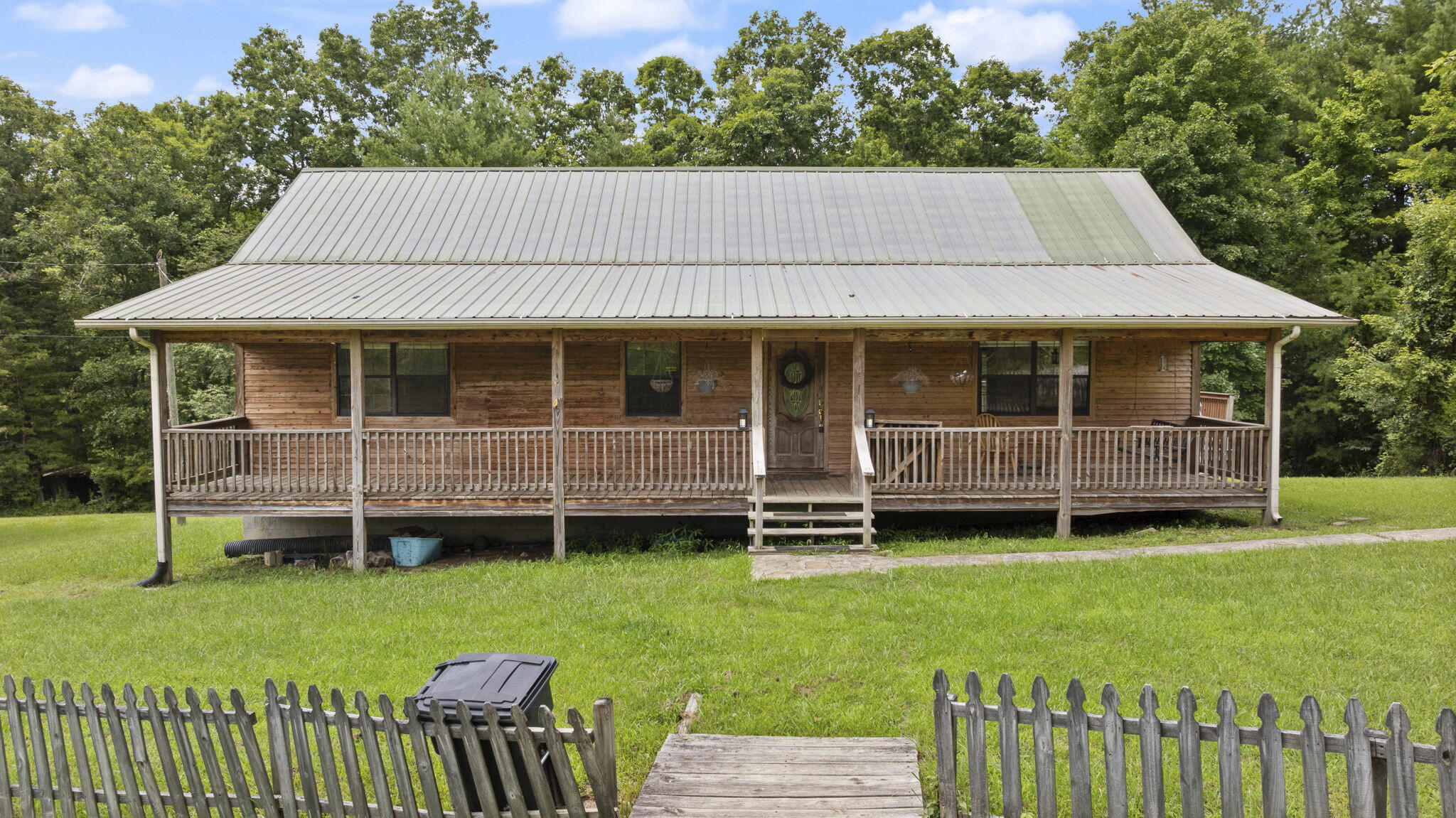576 Laxton Road Property Photo 34