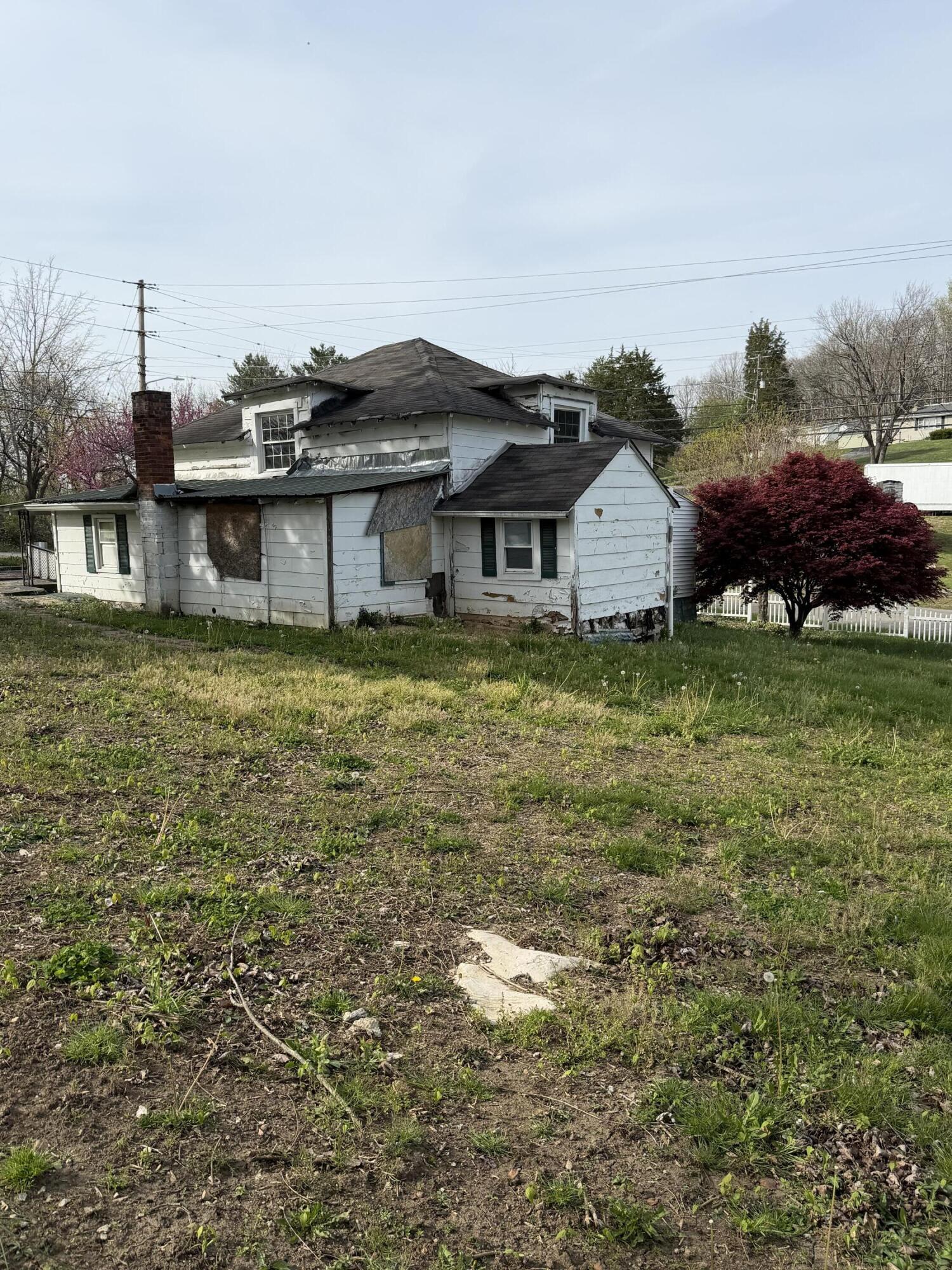695 W Main Street Property Photo 3