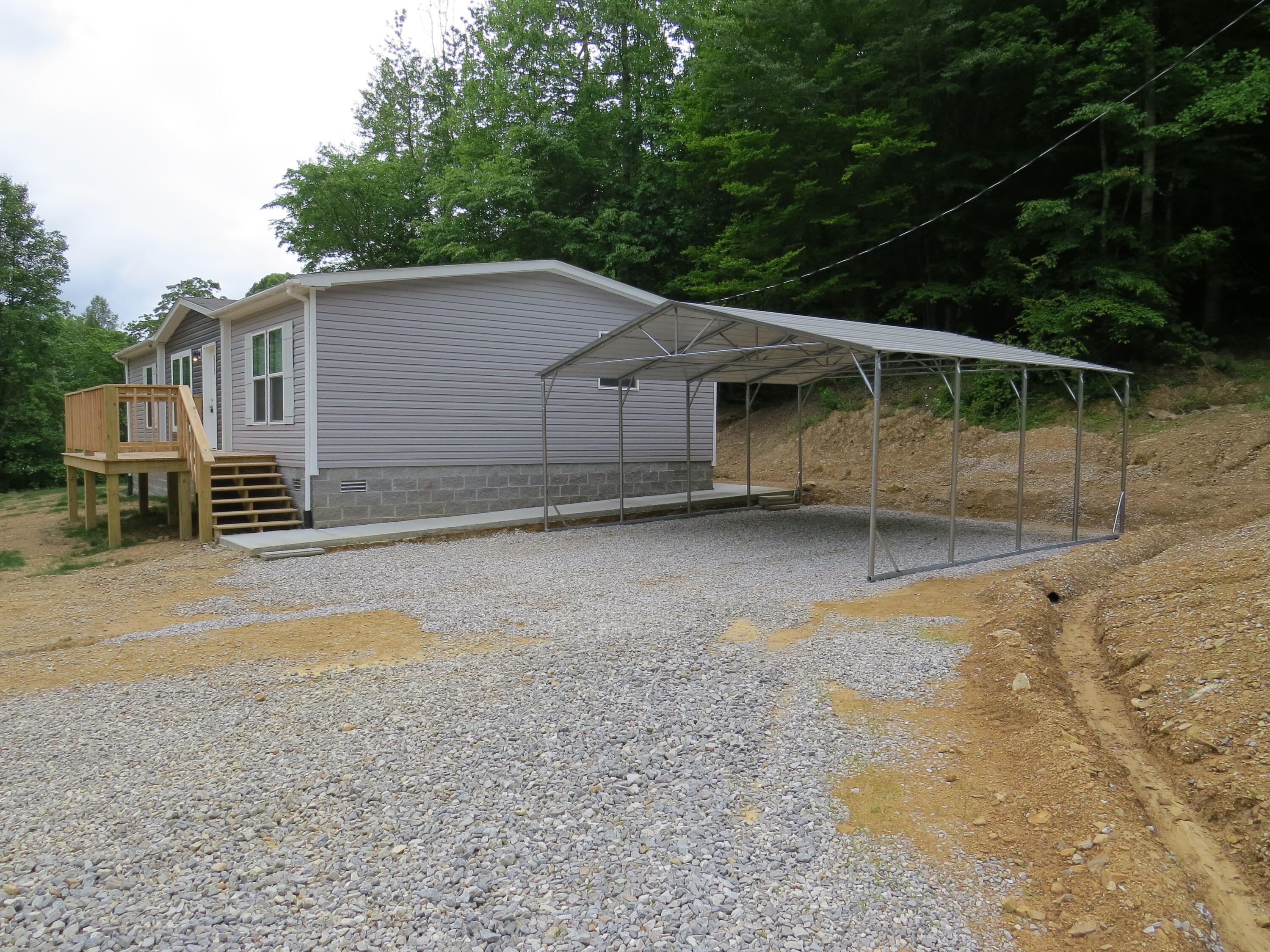 3590 Ky 233 Property Photo 5