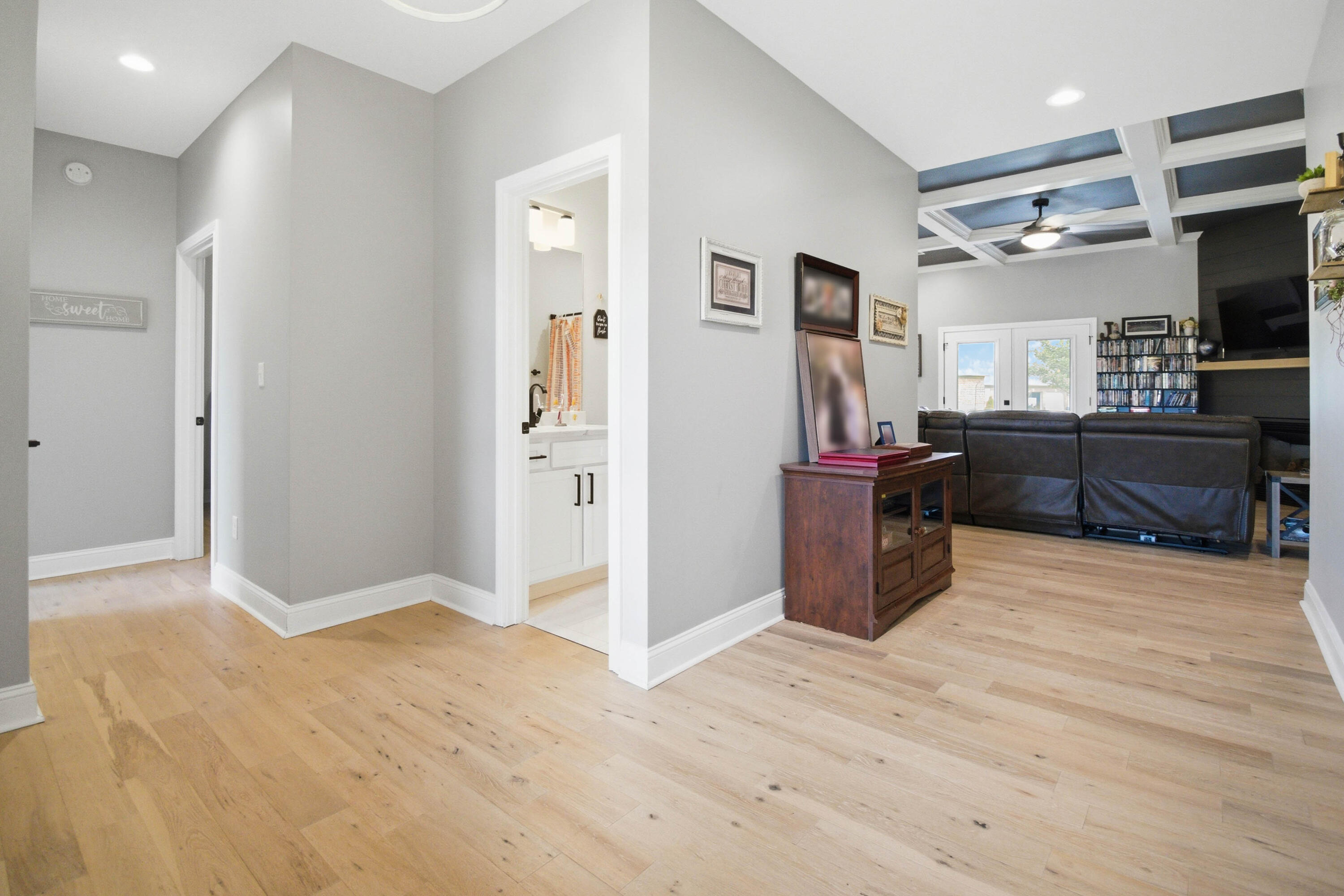 1039 Vineyard Way Property Photo 4