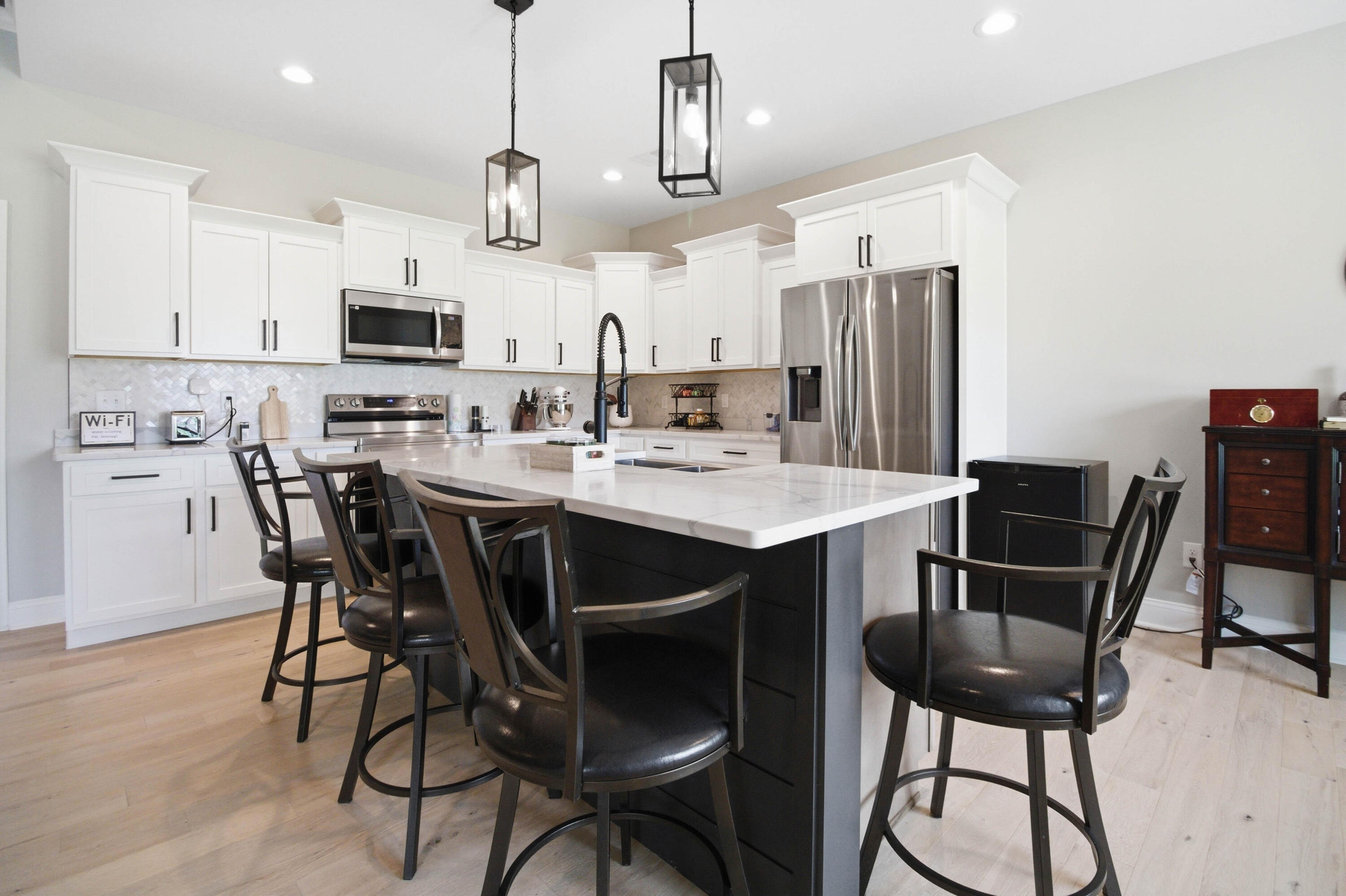 1039 Vineyard Way Property Photo 8