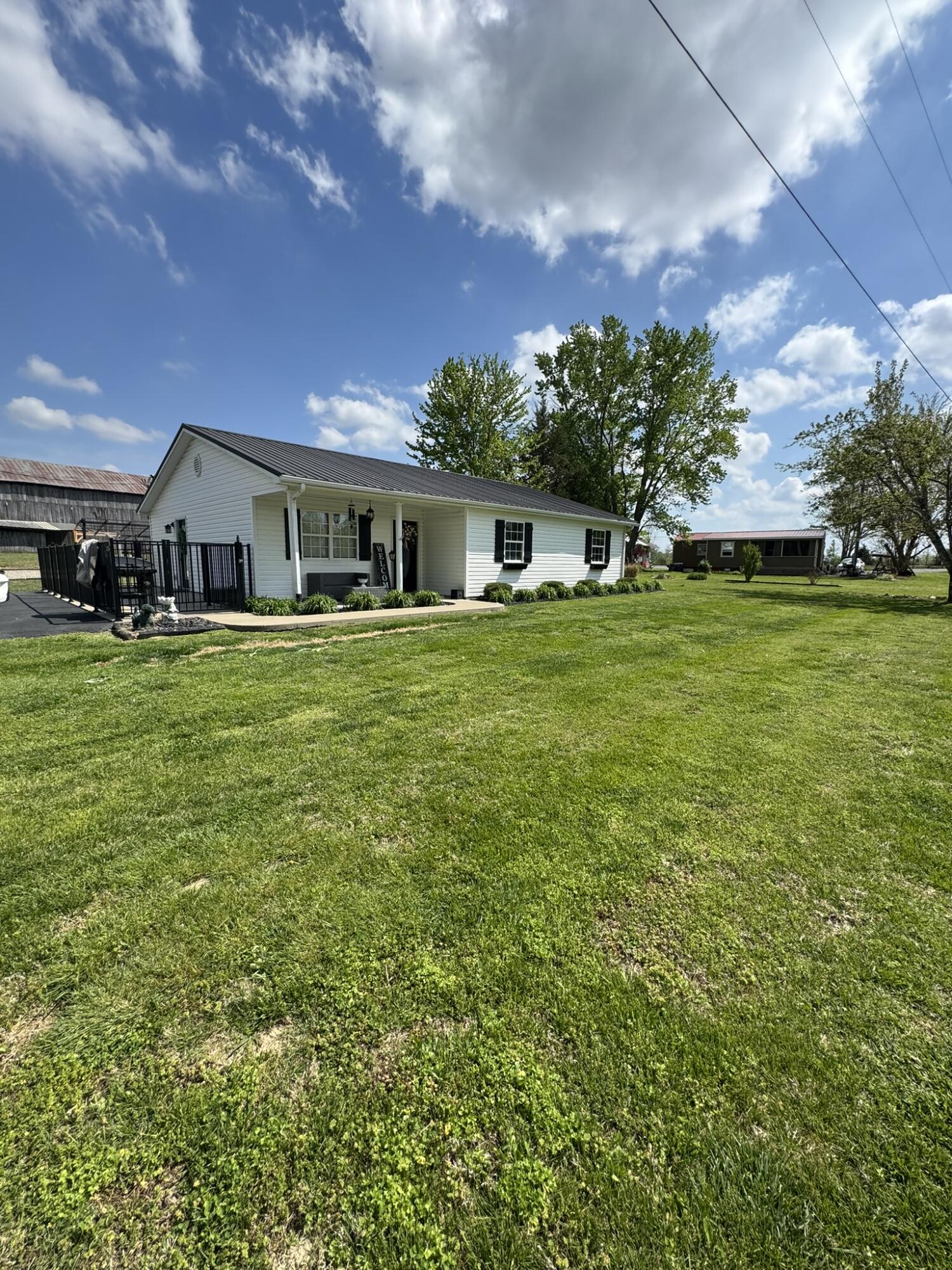 10 Amy Lane Property Photo 3