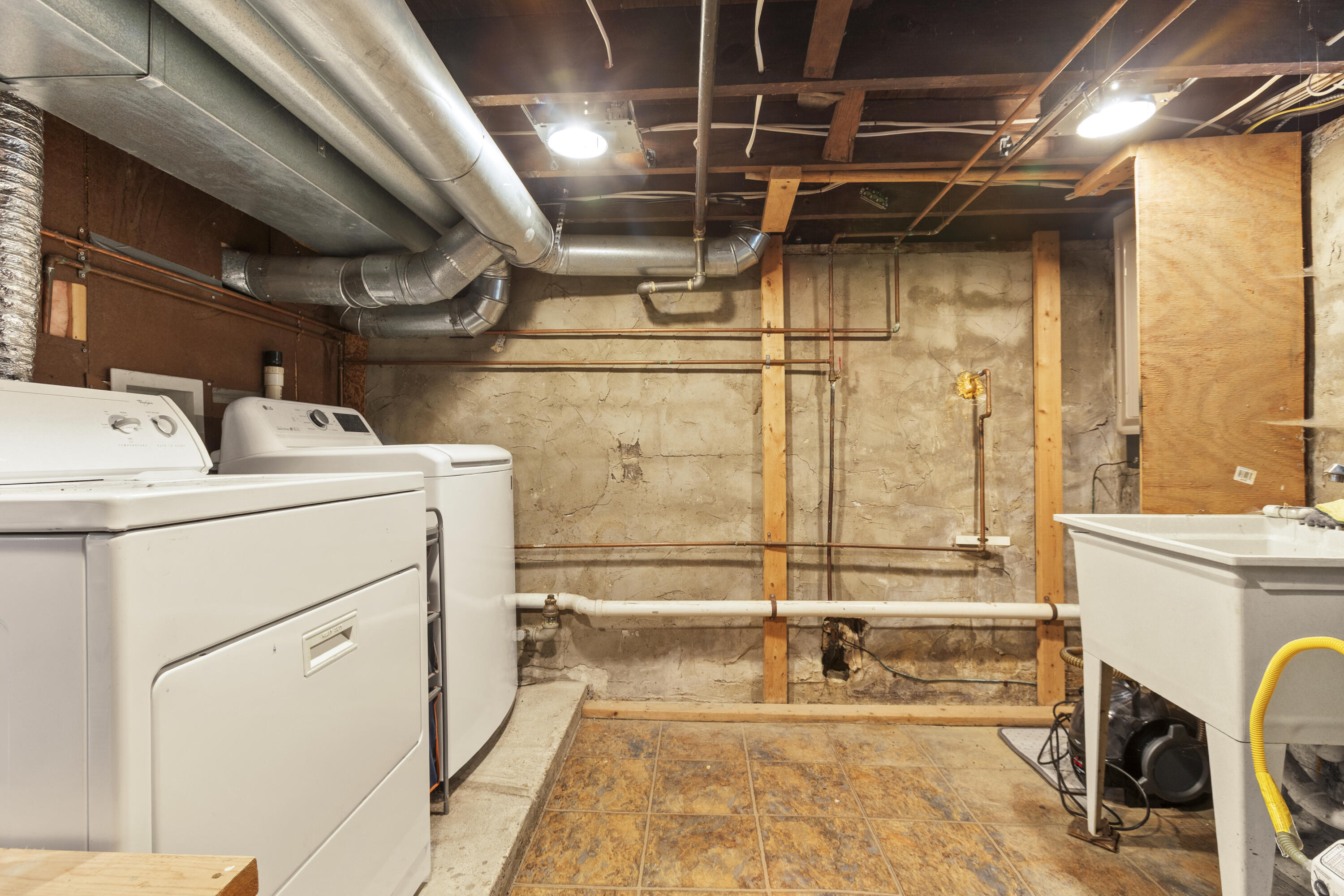 935 Highway Avenue Property Photo 31