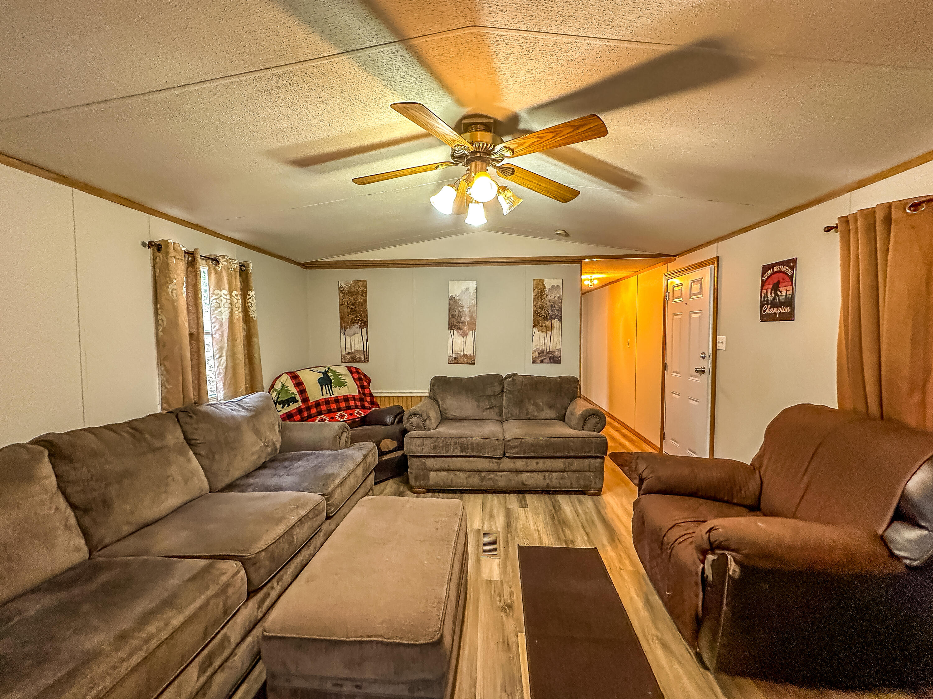 460 N Lake Drive Property Photo 21