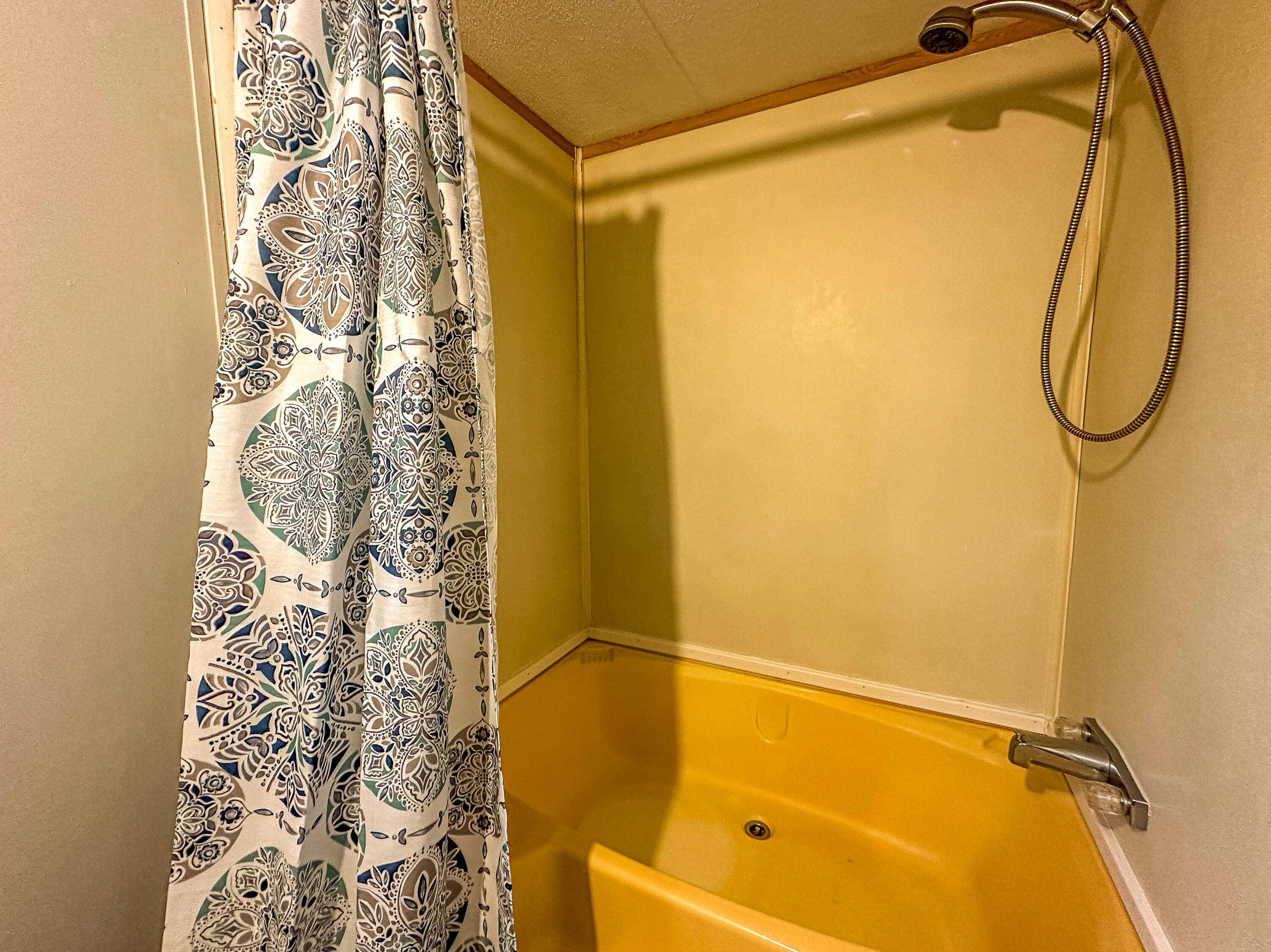 460 N Lake Drive Property Photo 35