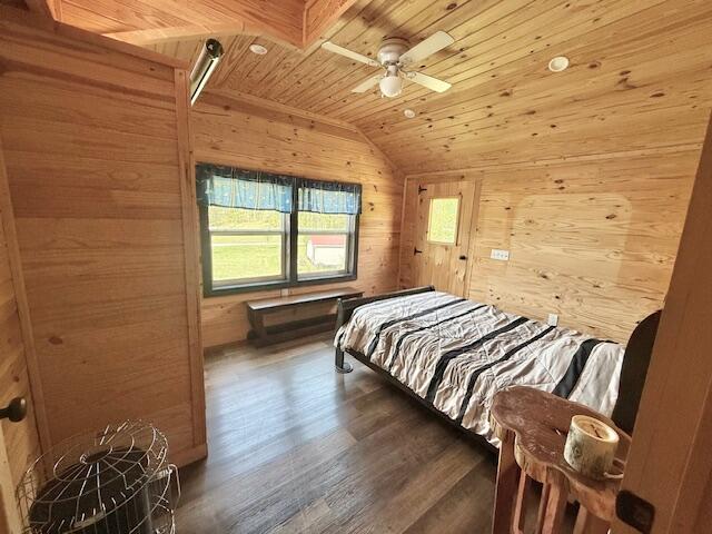 266 Boater's Alley Property Photo 8