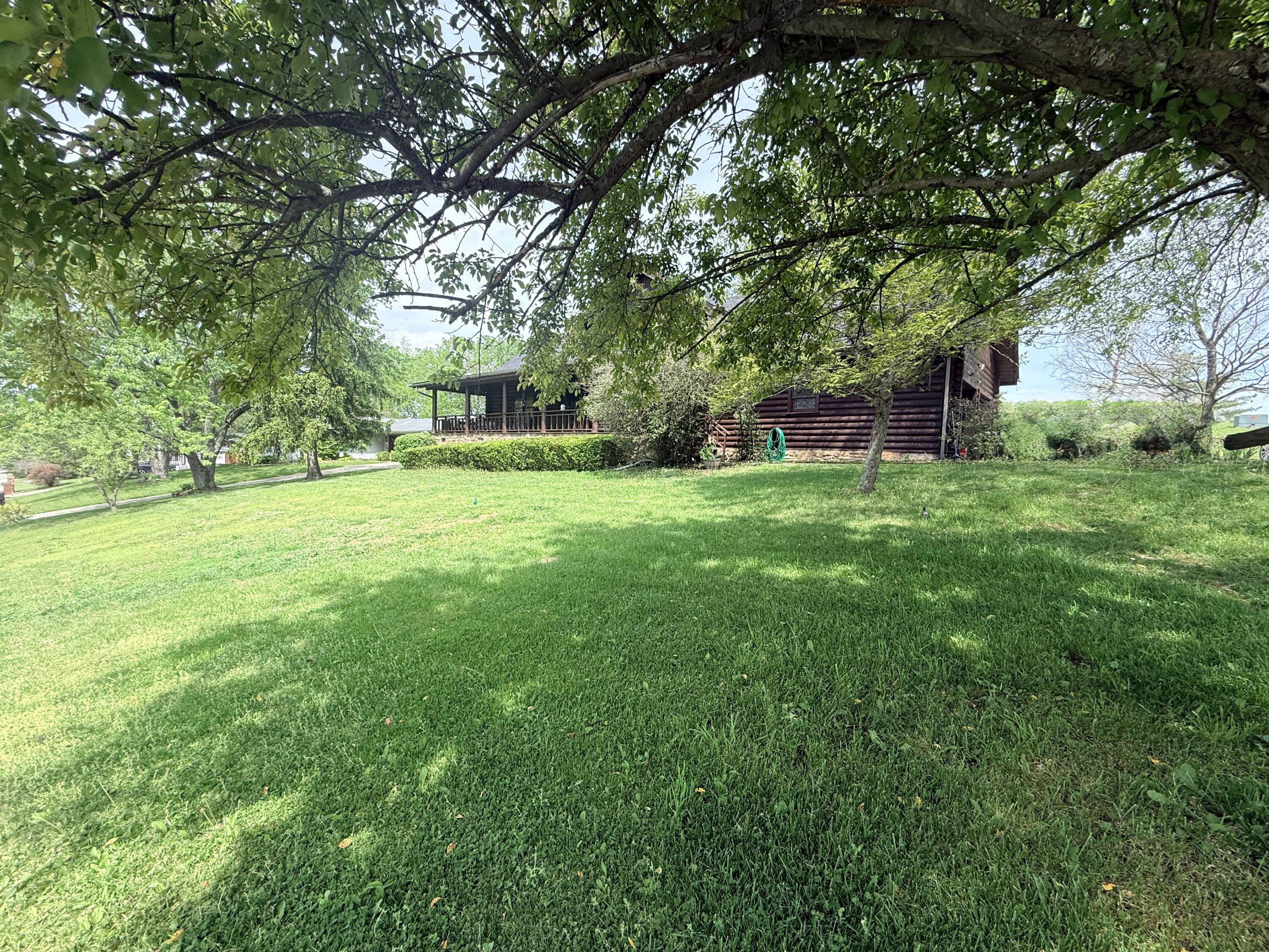 2006 Longview Drive Property Photo 2